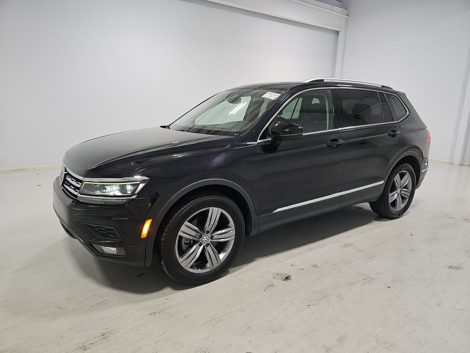 Volkswagen Tiguan SEL Premium снимка Volkswagen Tiguan SEL Premium