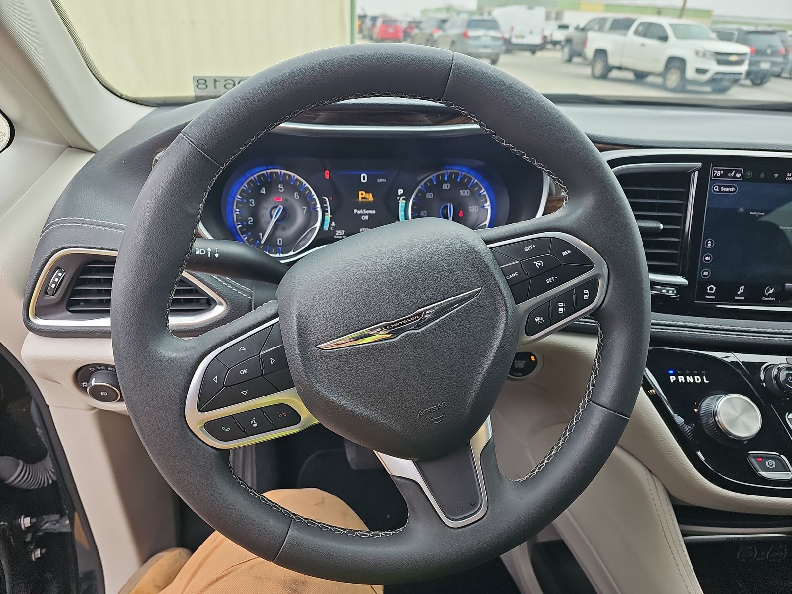 2023 Chrysler Pacifica Limited FWD