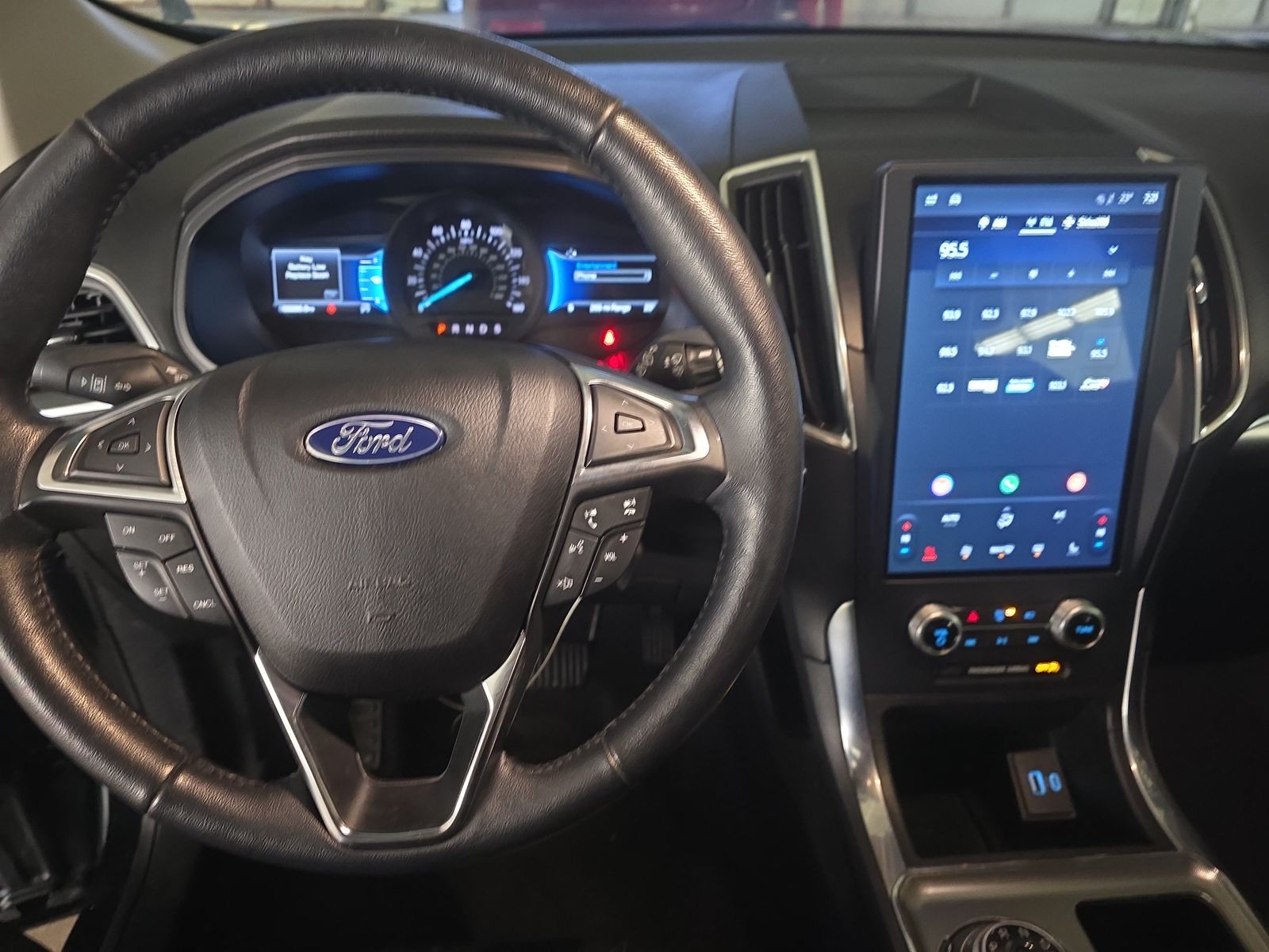 2023 Ford Edge Titanium AWD