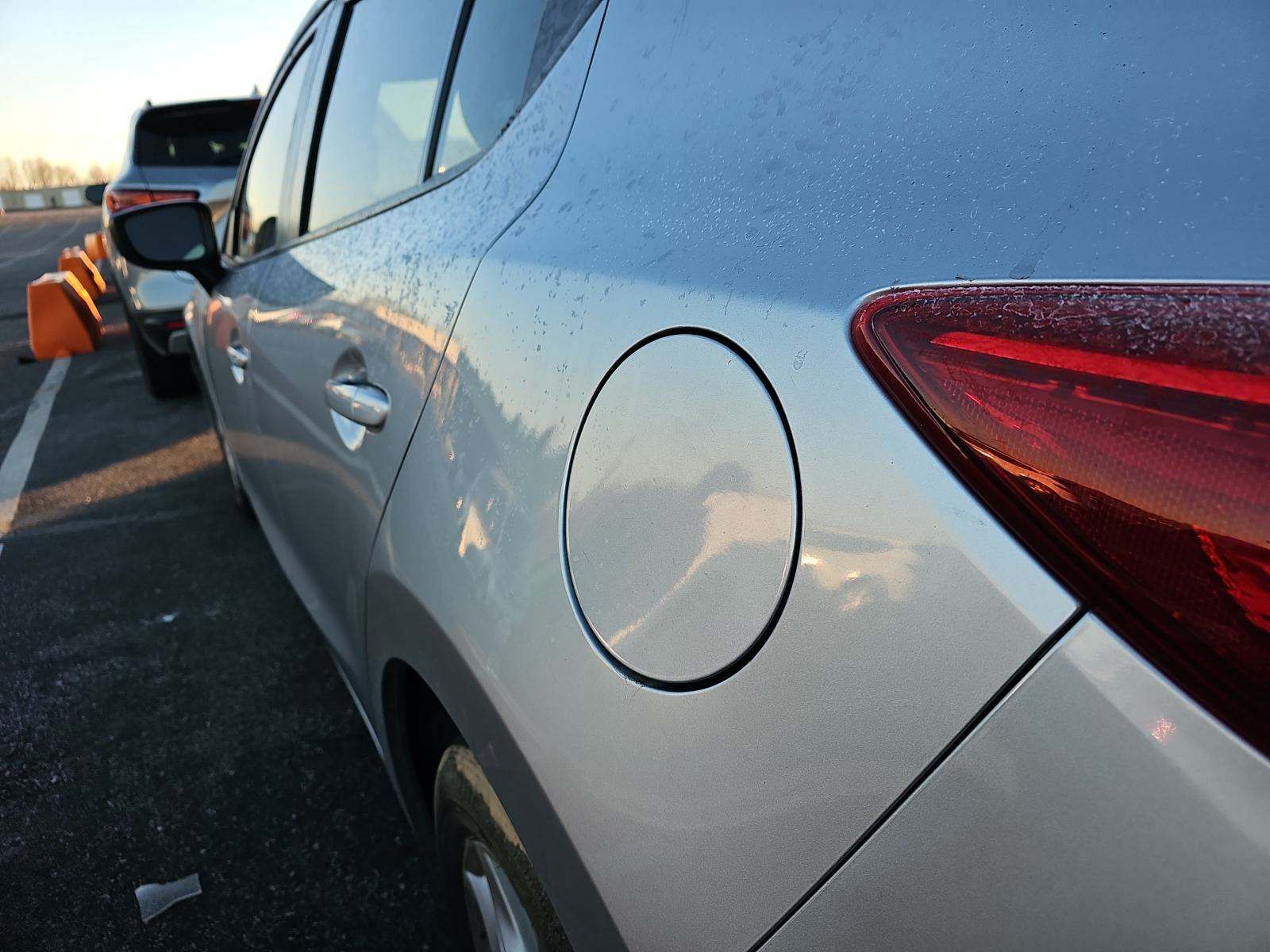 2018 MAZDA MAZDA3 Sport FWD