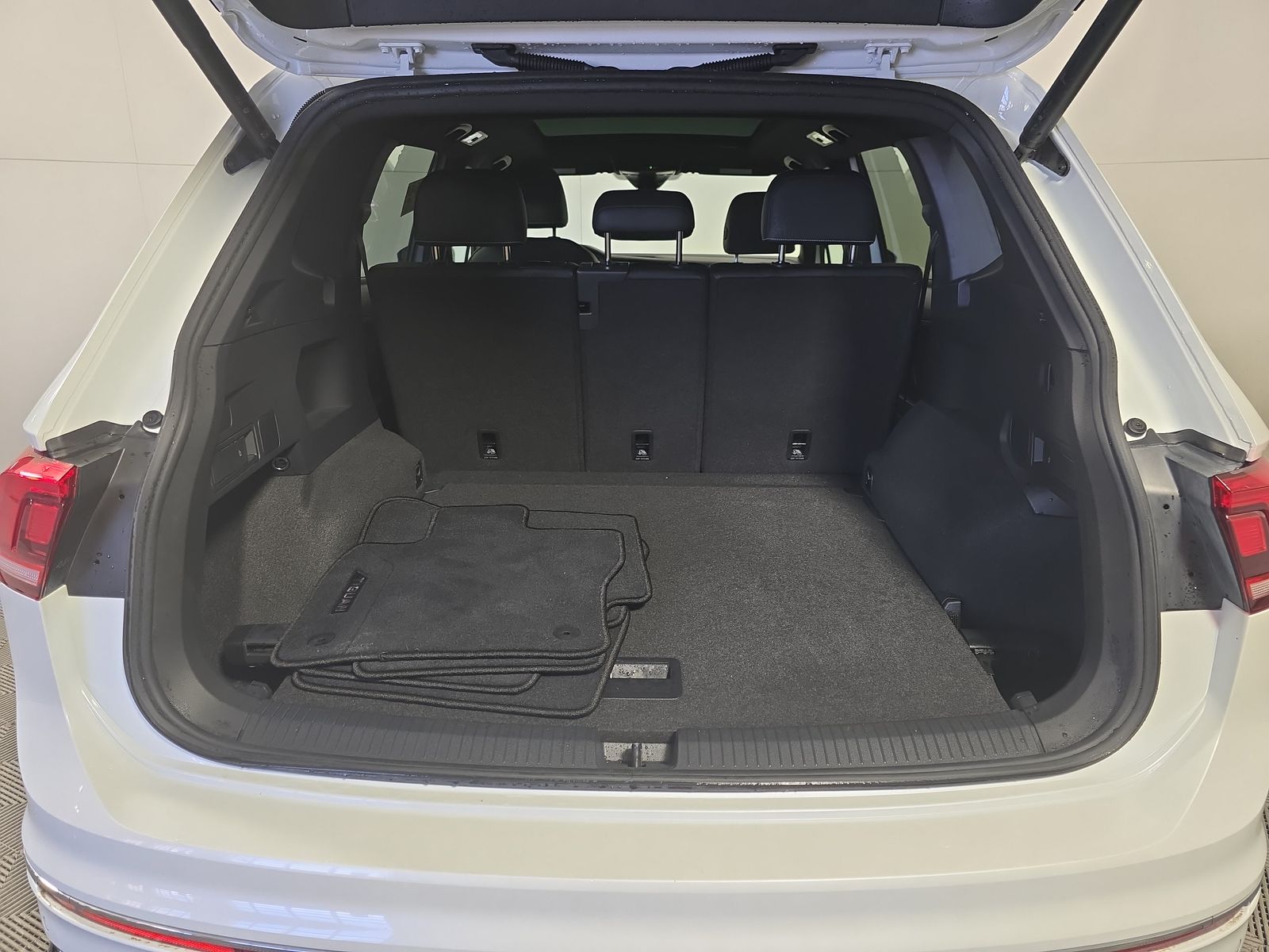 2023 Volkswagen Tiguan 2.0T SEL R-Line AWD