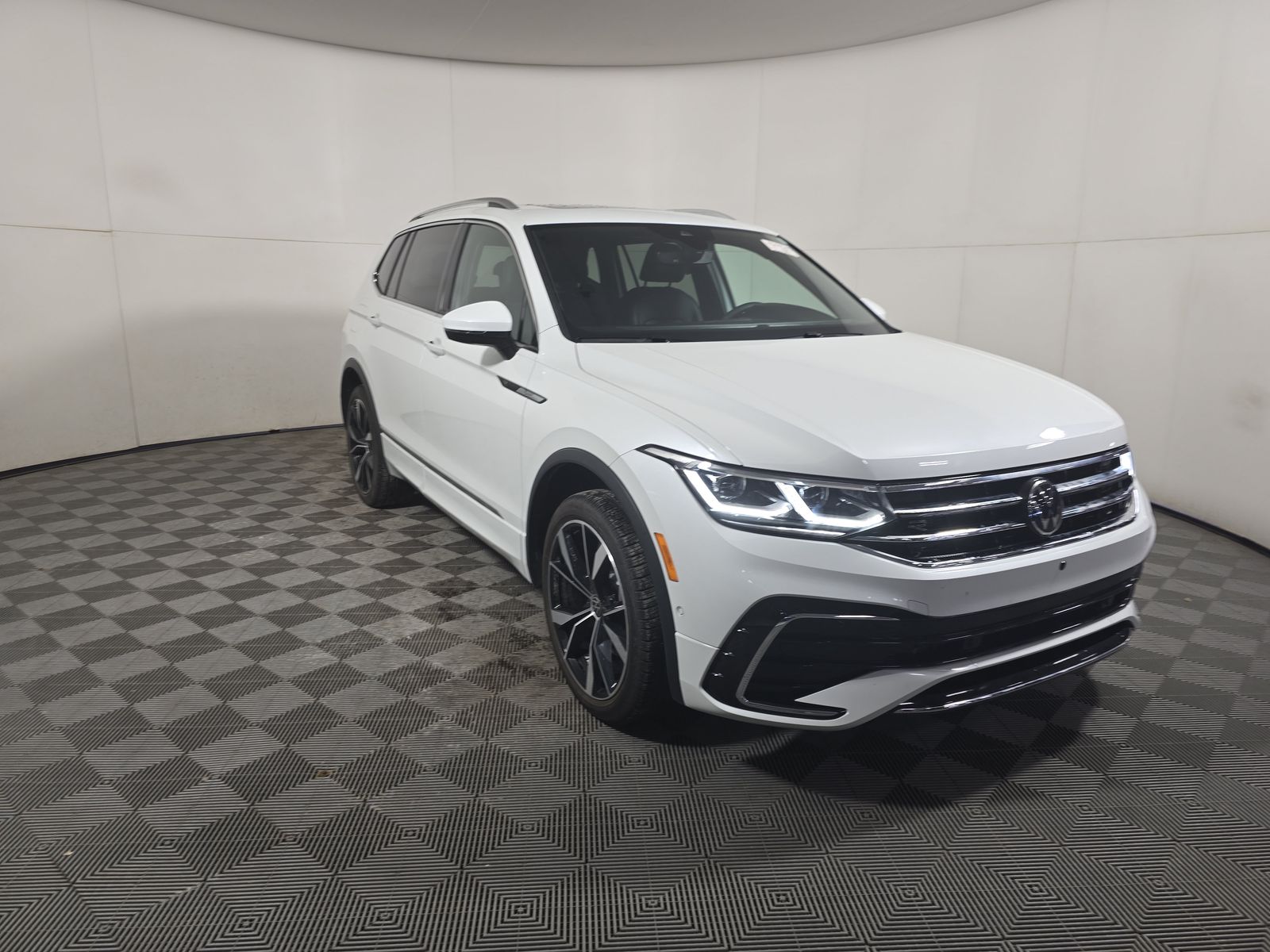2023 Volkswagen Tiguan 2.0T SEL R-Line AWD
