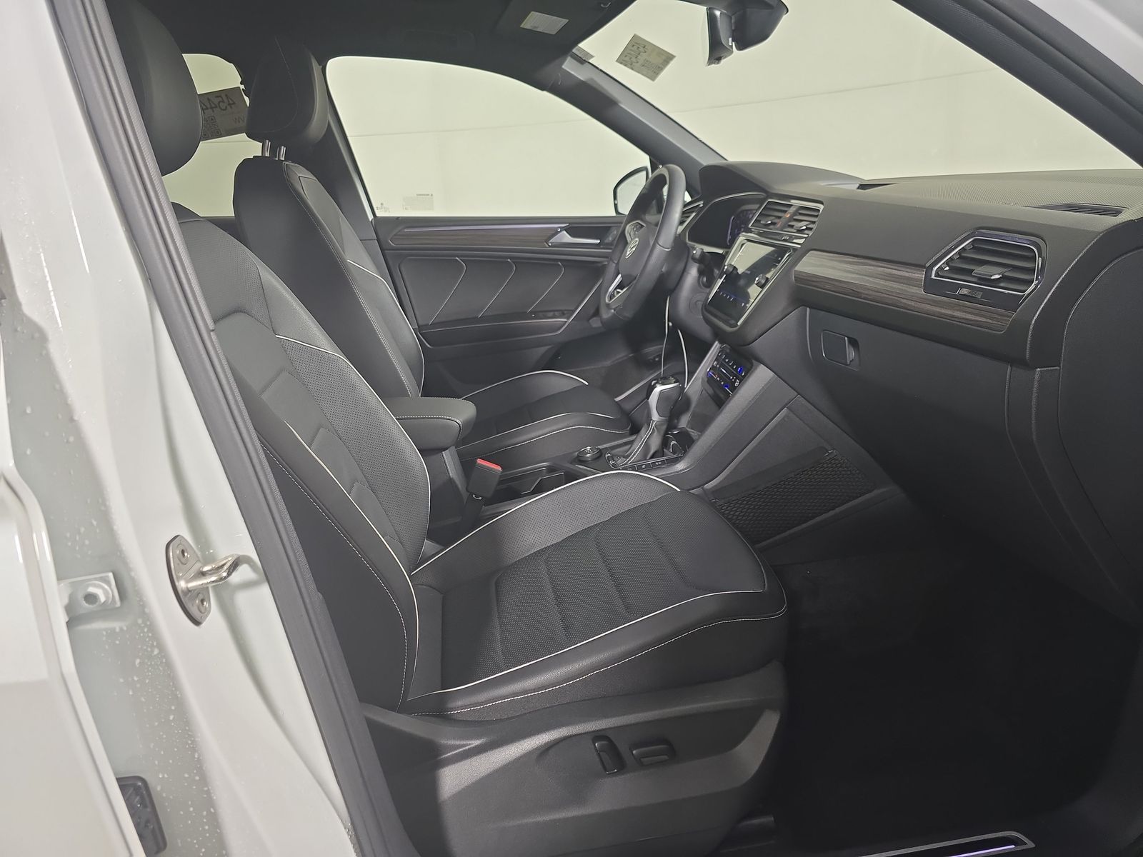 2023 Volkswagen Tiguan 2.0T SEL R-Line AWD