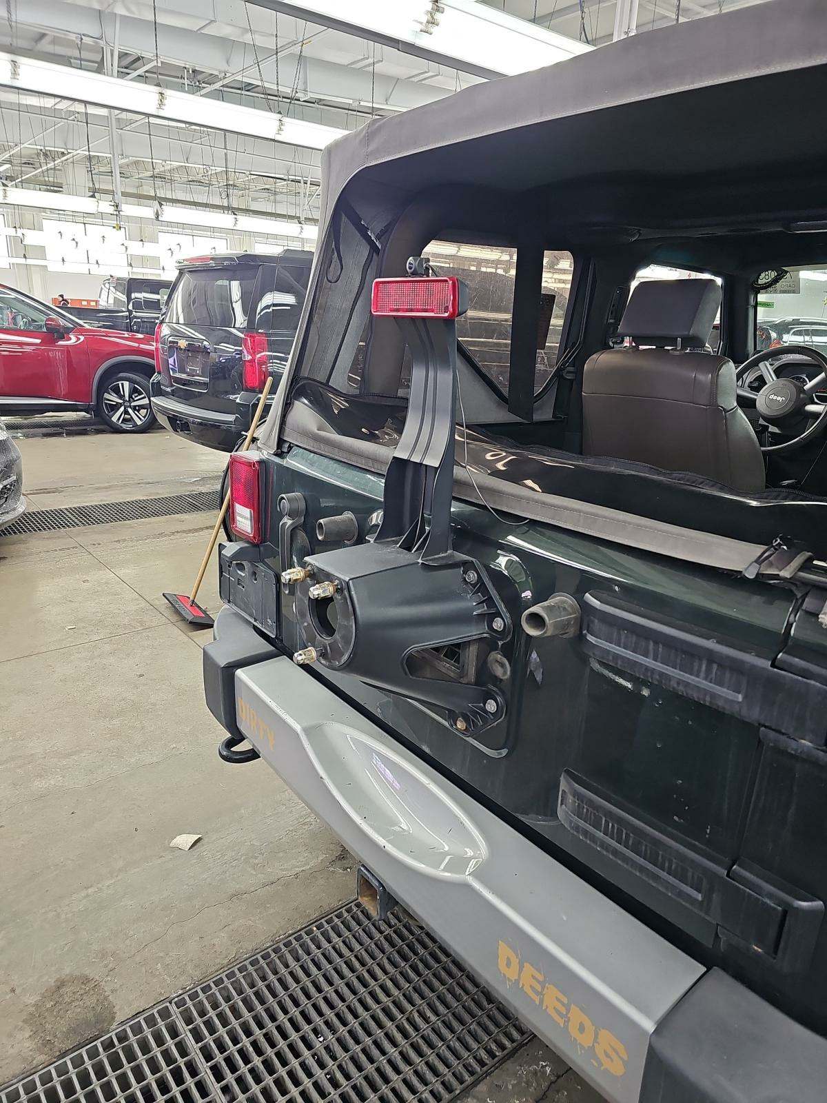 2010 Jeep Wrangler Sahara AWD