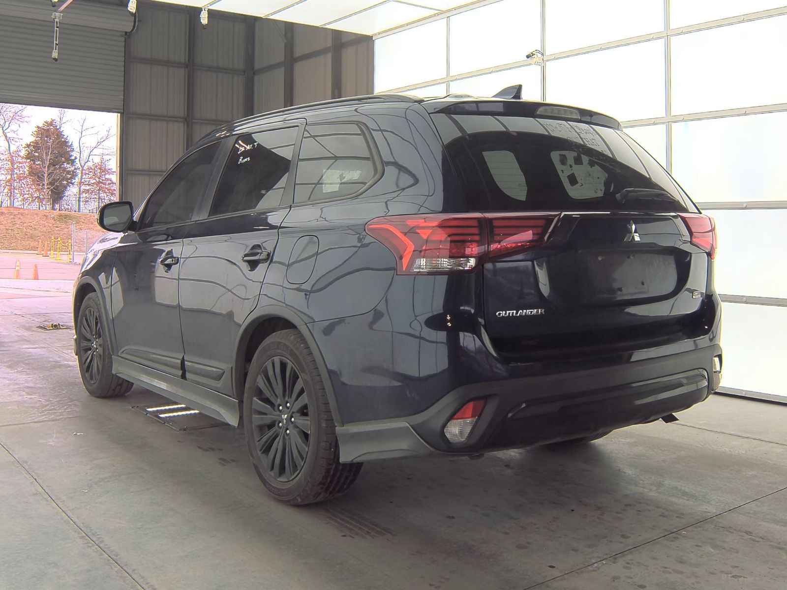 2020 Mitsubishi Outlander LE FWD