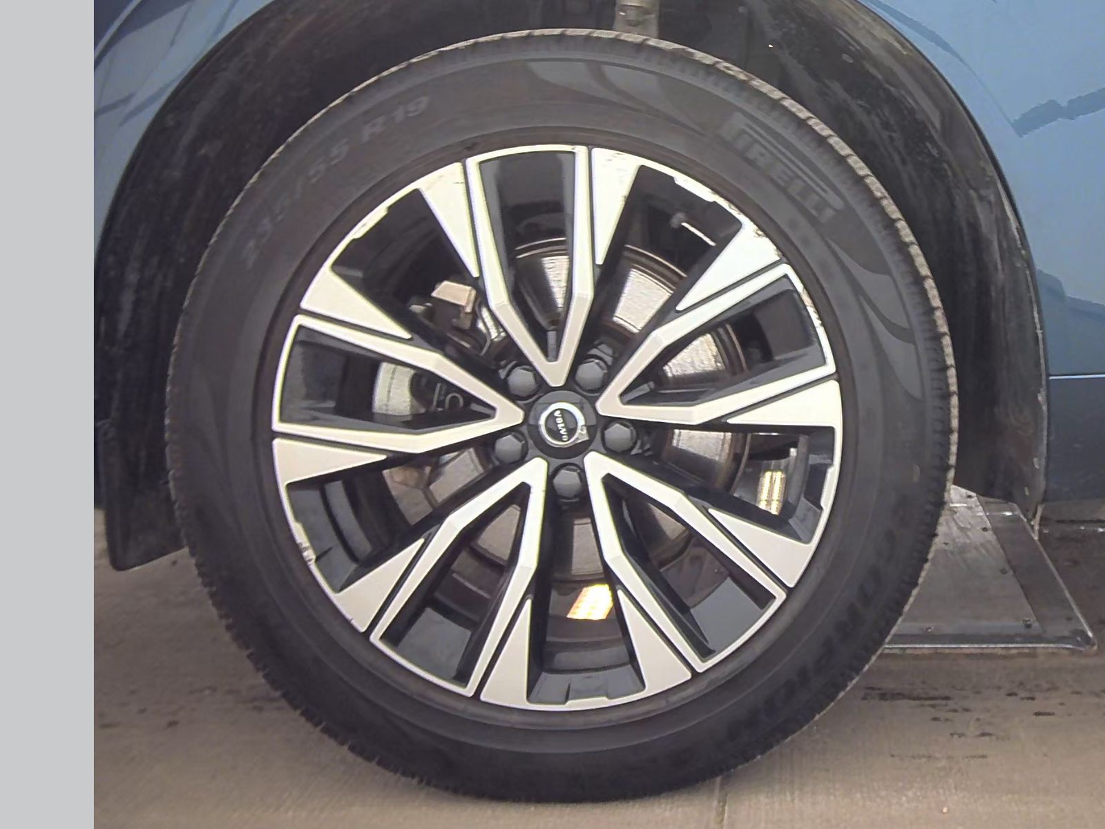 2023 Volvo XC60 B5 Plus FWD