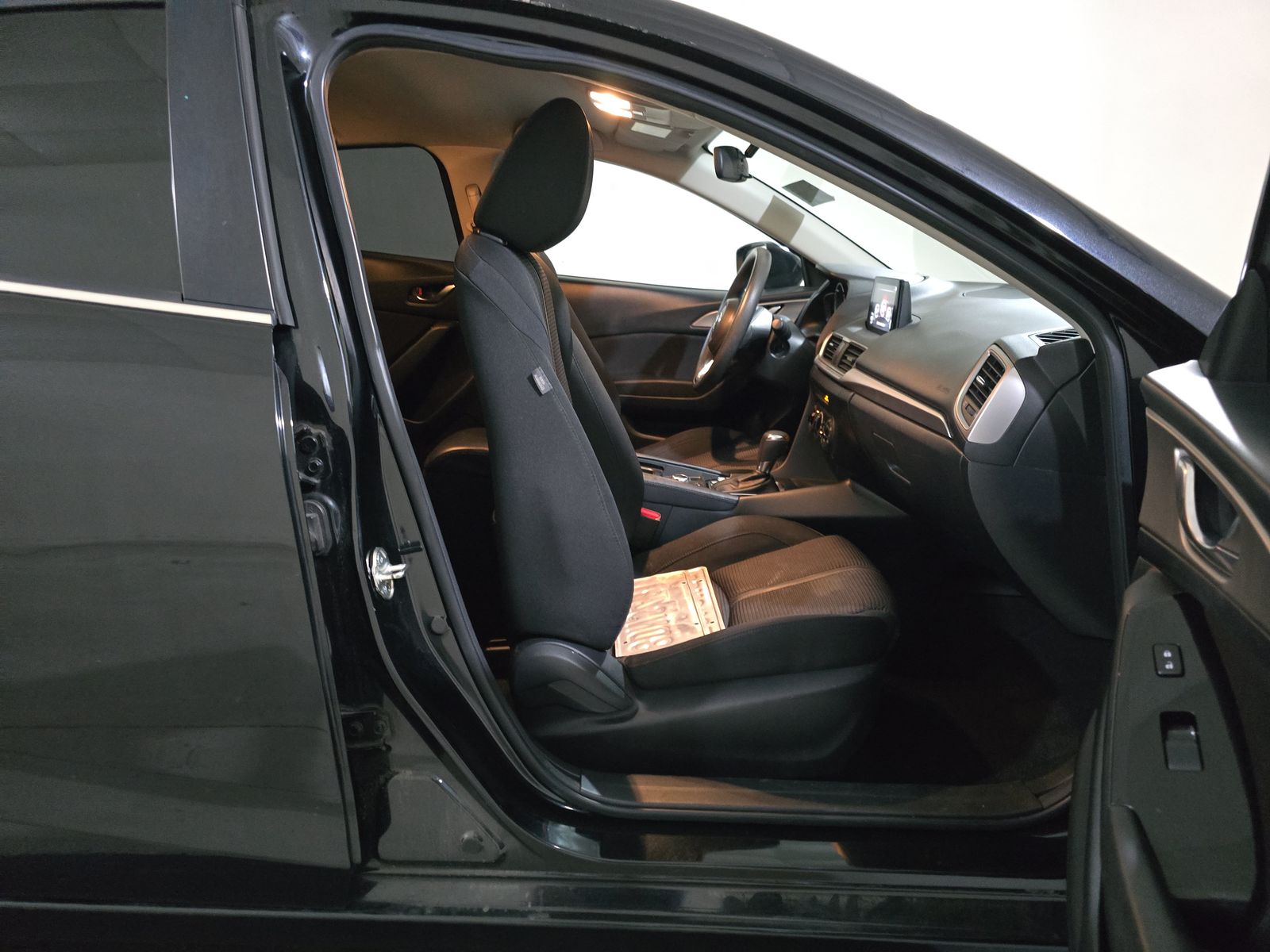 2018 MAZDA MAZDA3 Sport FWD