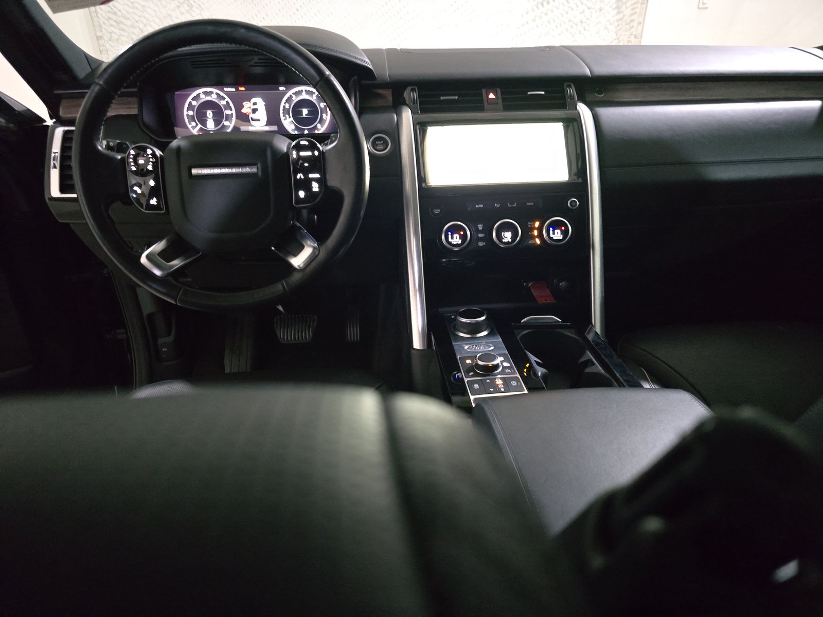 2020 Land Rover Discovery HSE Luxury AWD