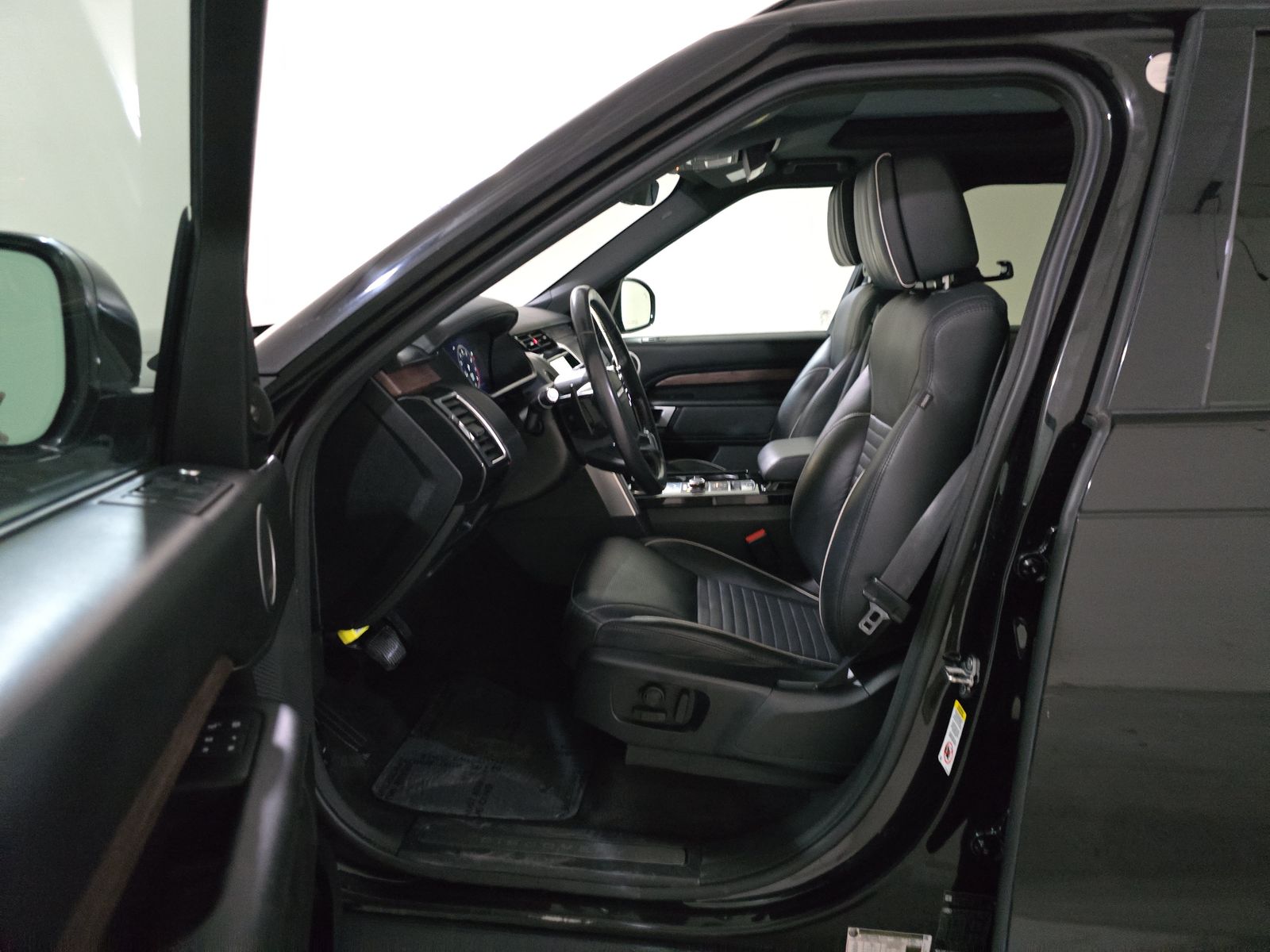 2020 Land Rover Discovery HSE Luxury AWD