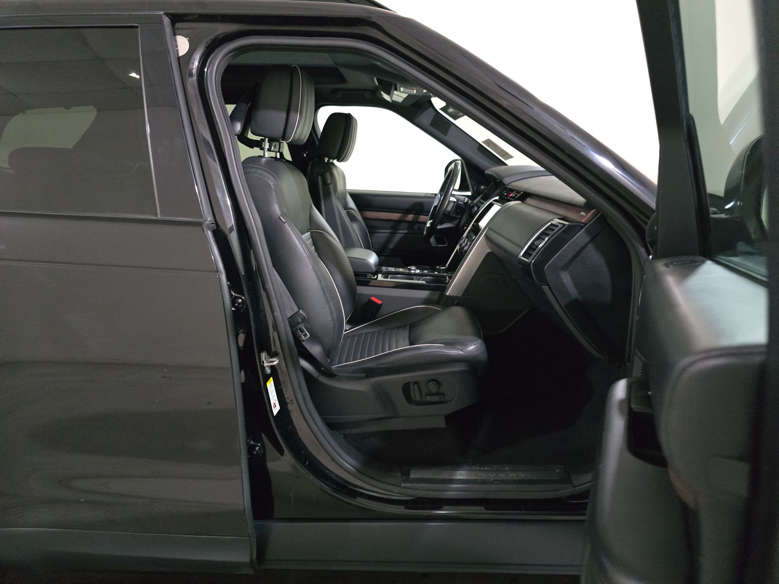 2020 Land Rover Discovery HSE Luxury AWD