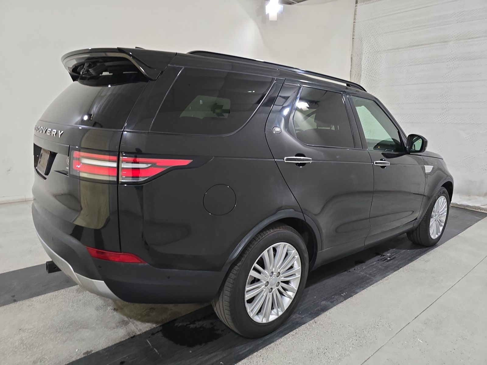 2020 Land Rover Discovery HSE Luxury AWD