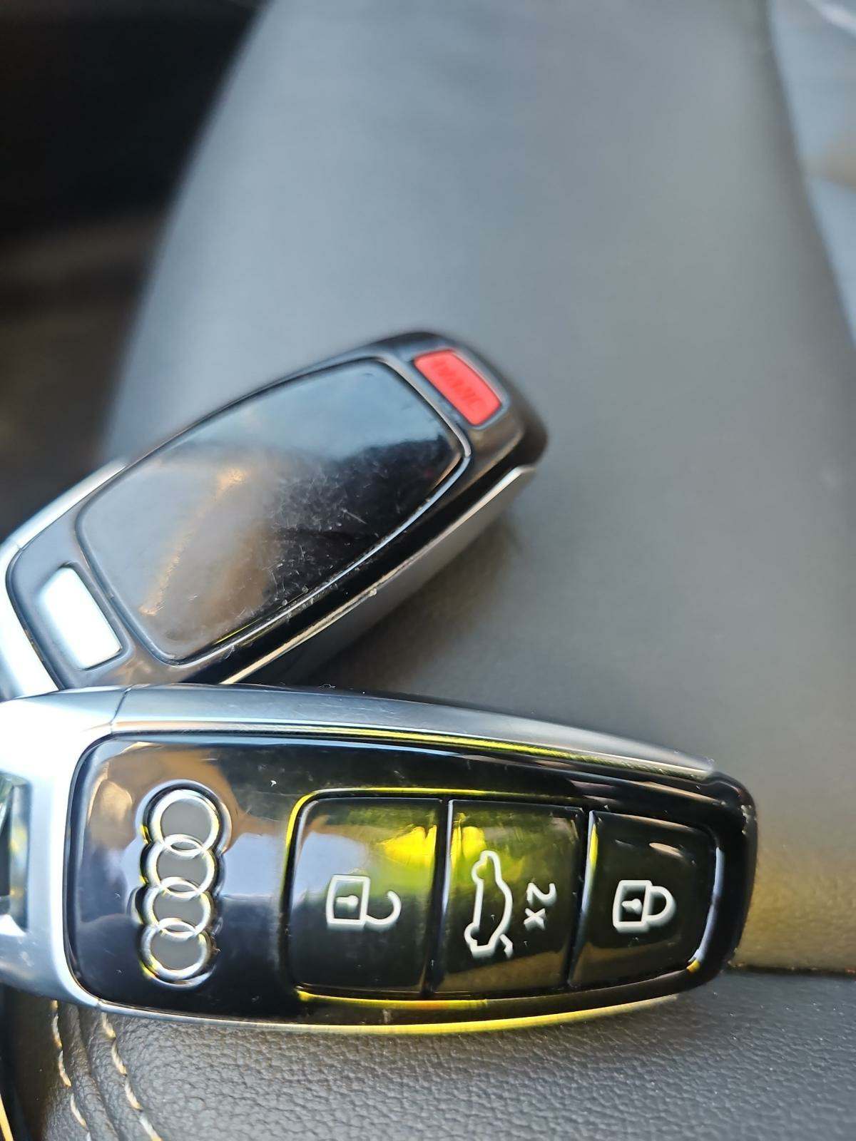 2022 Audi e-tron Premium AWD