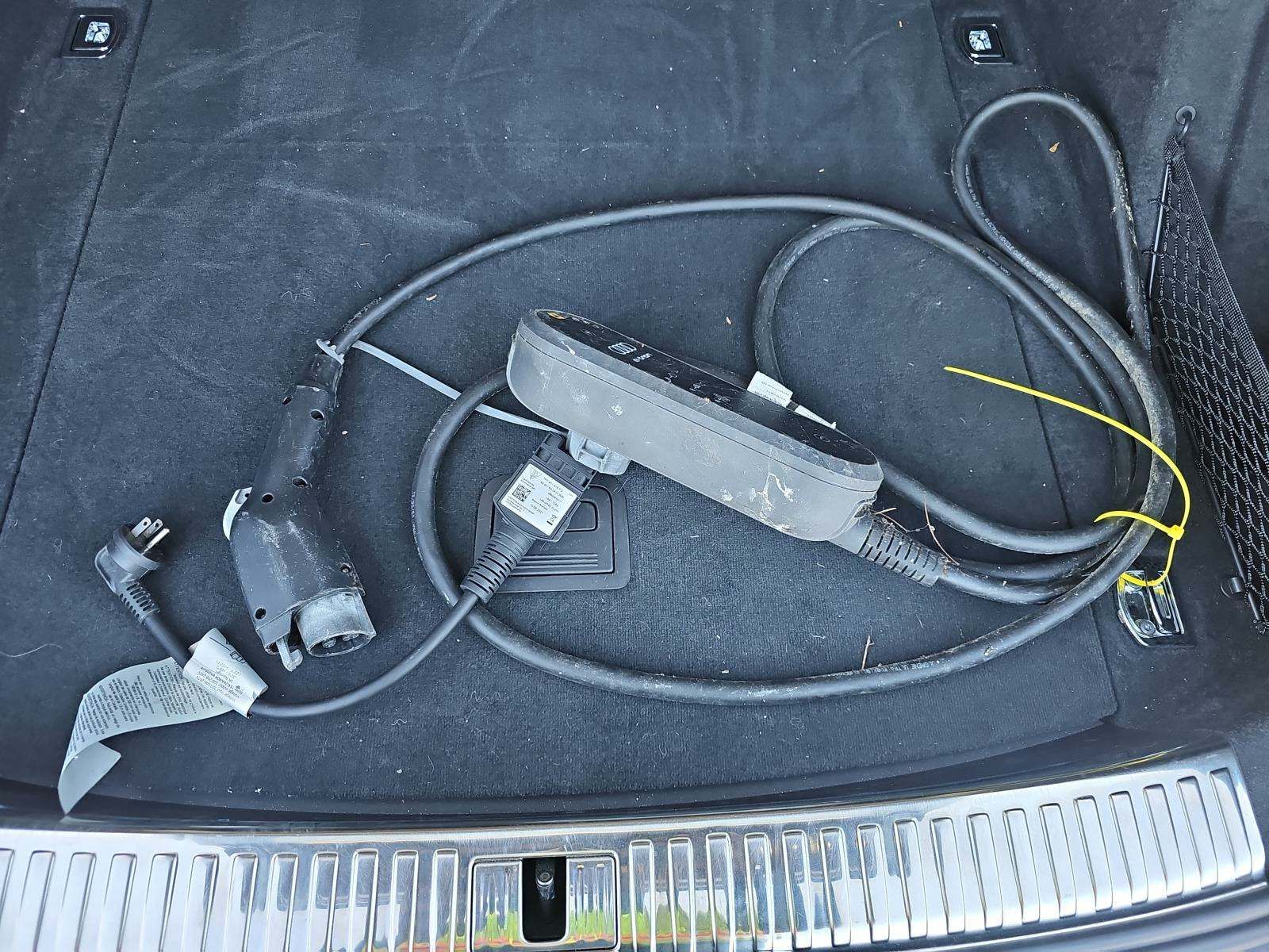 2022 Audi e-tron Premium AWD