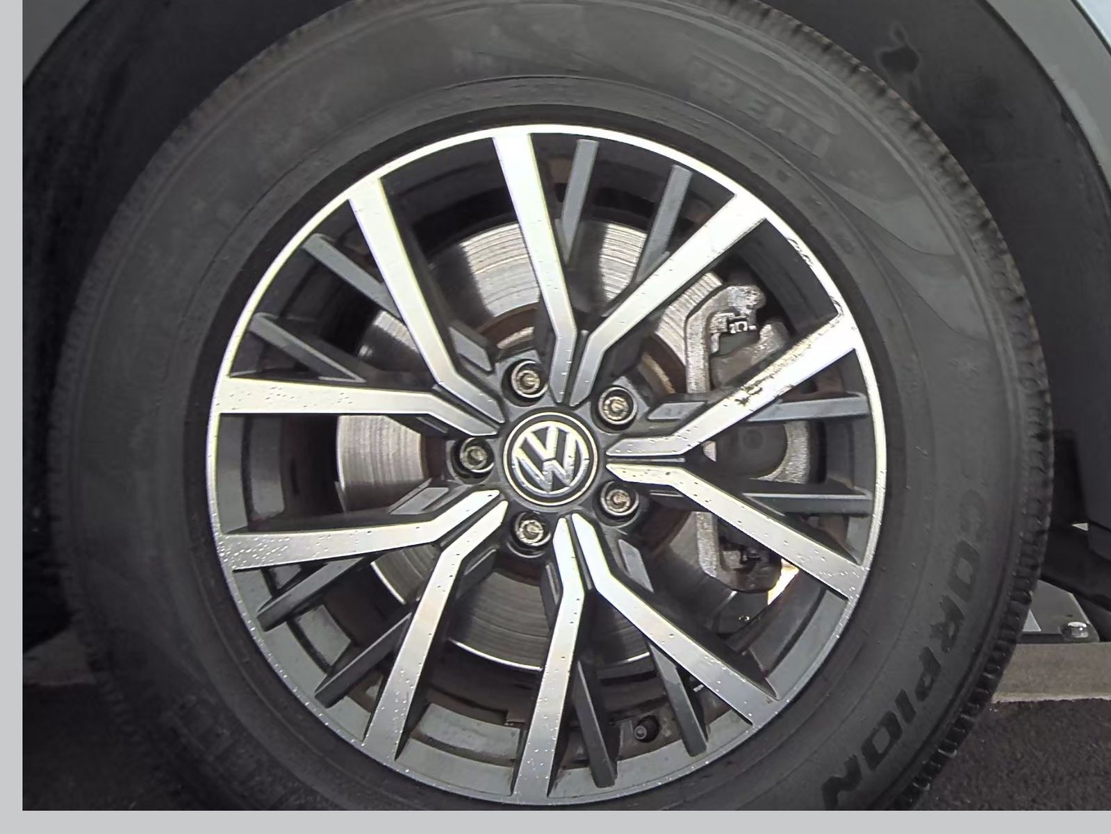 2018 Volkswagen Tiguan 2.0T SE FWD