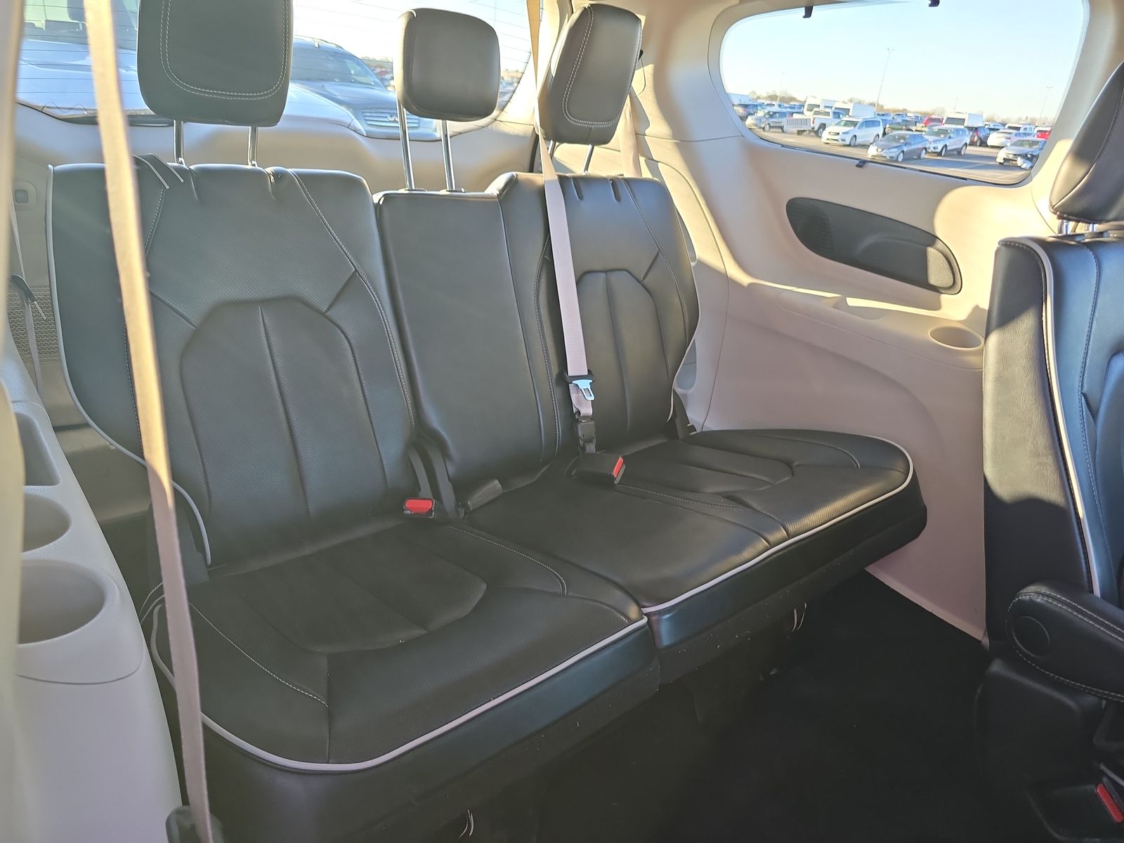 2023 Chrysler Pacifica Limited FWD