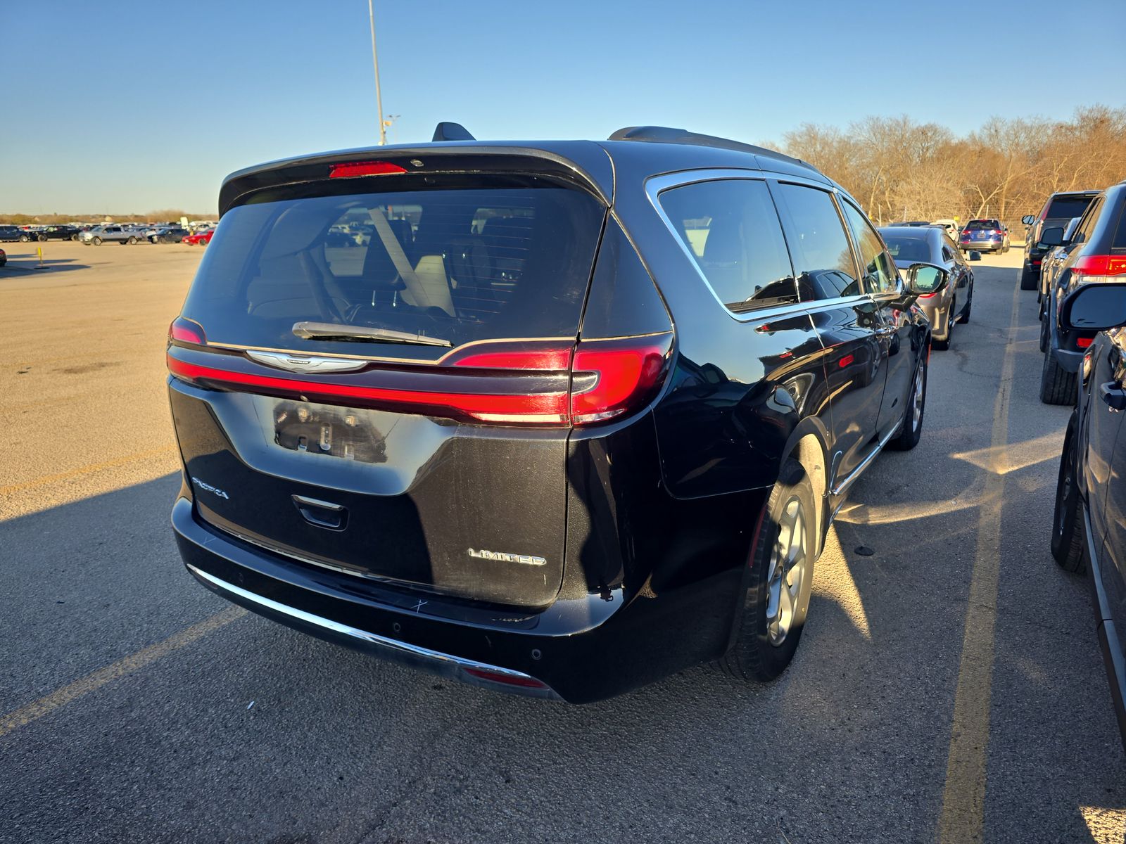 2023 Chrysler Pacifica Limited FWD