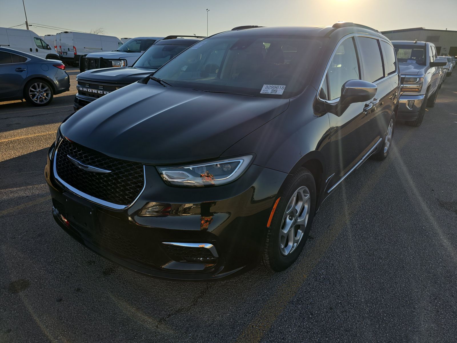 2023 Chrysler Pacifica Limited FWD