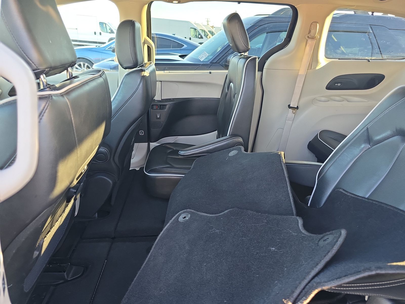 2023 Chrysler Pacifica Limited FWD