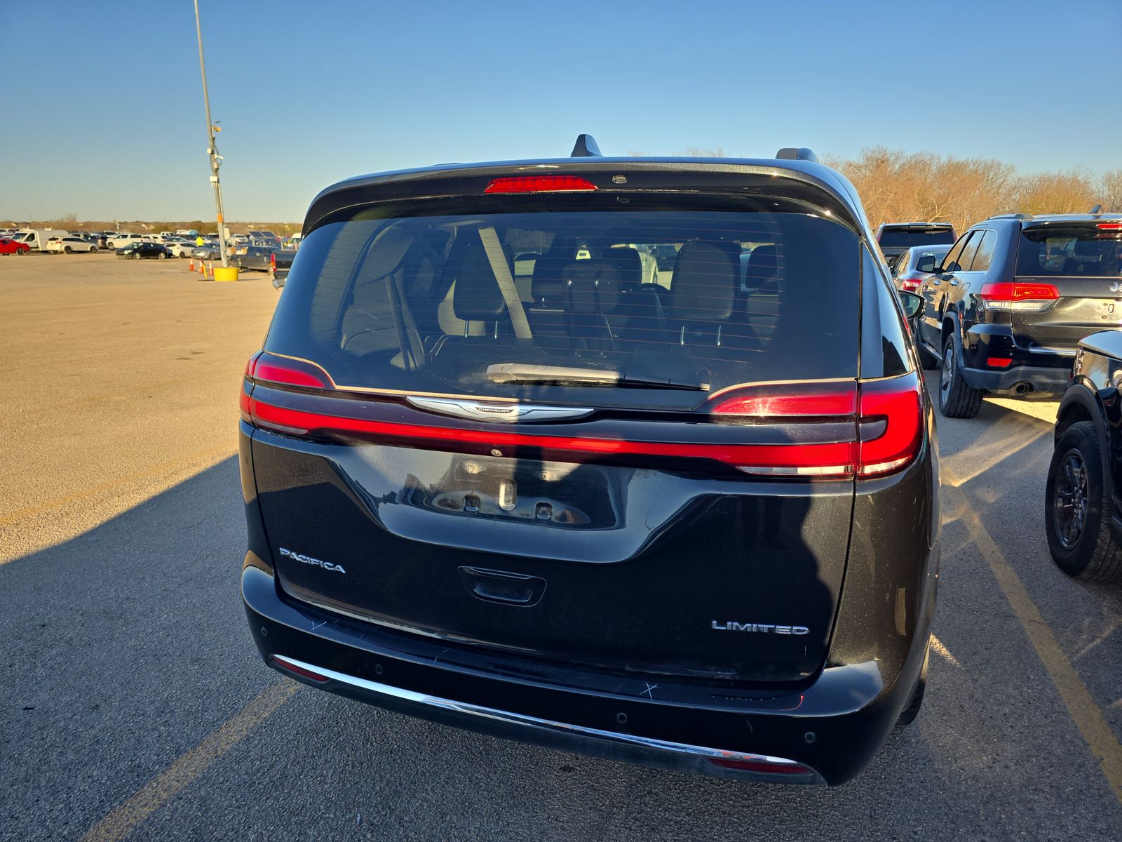 2023 Chrysler Pacifica Limited FWD