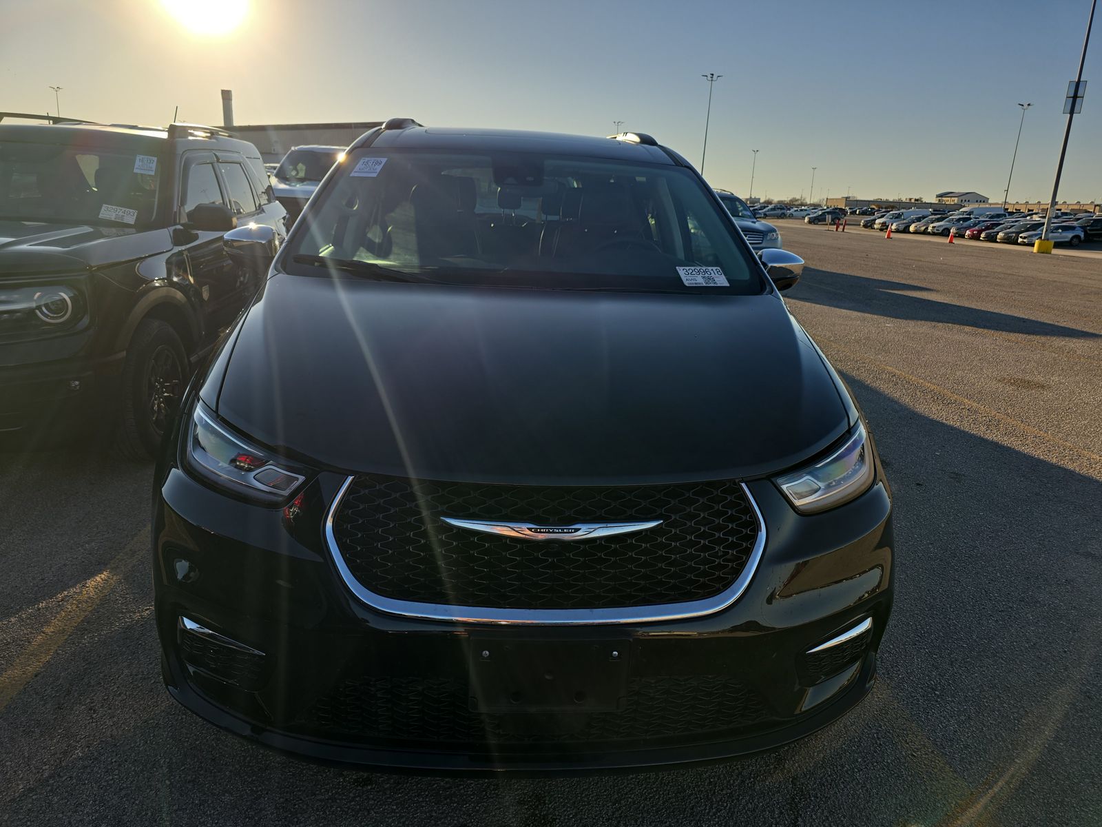 2023 Chrysler Pacifica Limited FWD