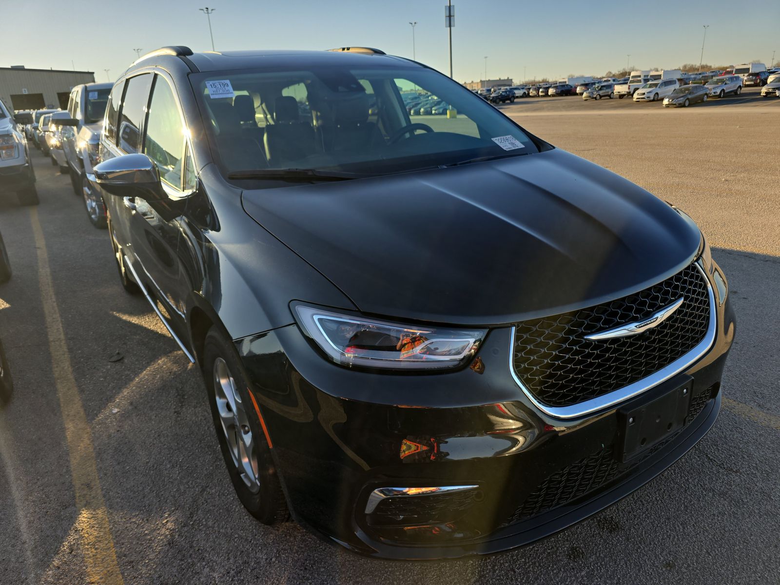 2023 Chrysler Pacifica Limited FWD