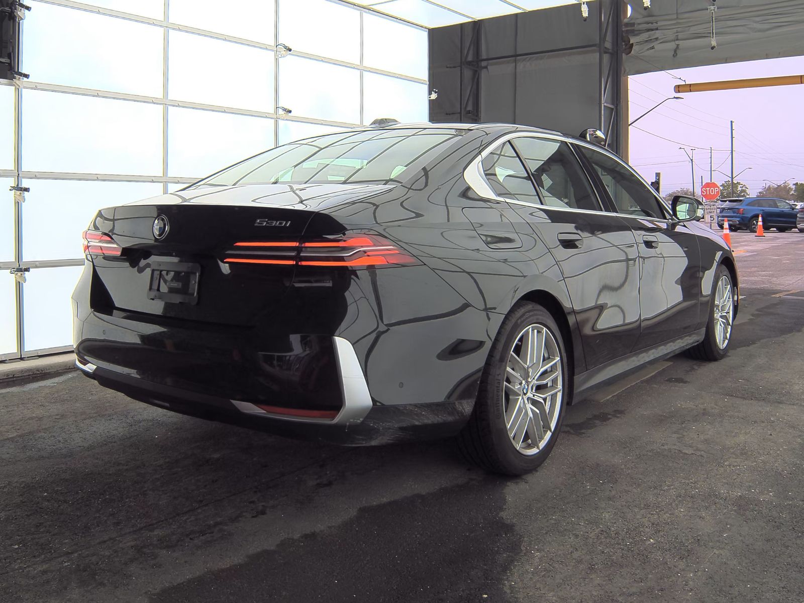 2025 BMW 5 Series 530i RWD