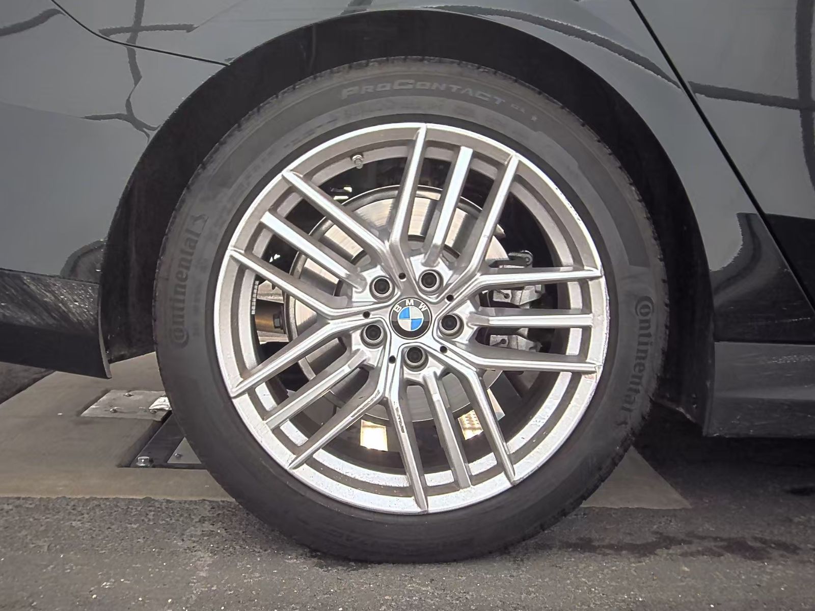 2025 BMW 5 Series 530i RWD