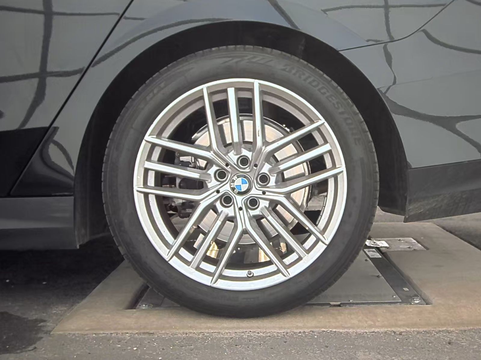 2025 BMW 5 Series 530i RWD
