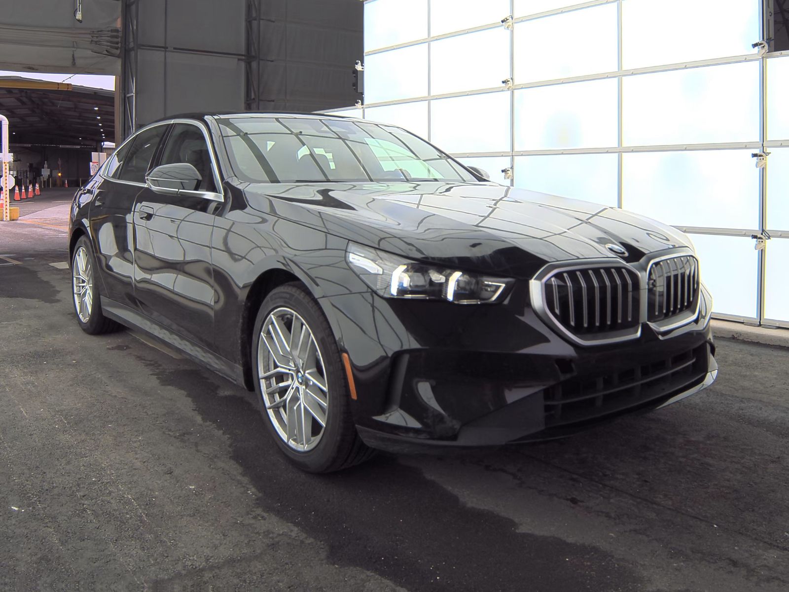 2025 BMW 5 Series 530i RWD