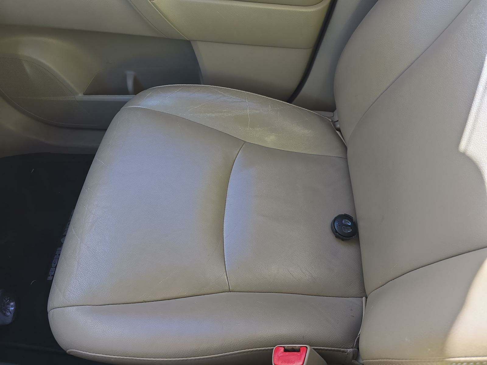 2013 Toyota Highlander Base FWD