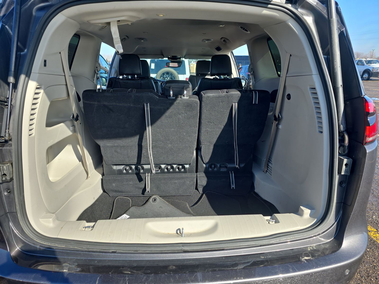 2023 Chrysler Pacifica Touring L FWD