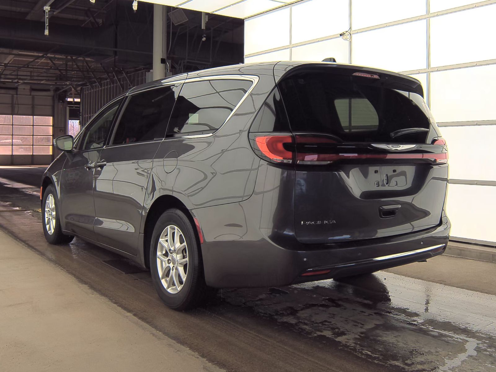 2023 Chrysler Pacifica Touring L FWD