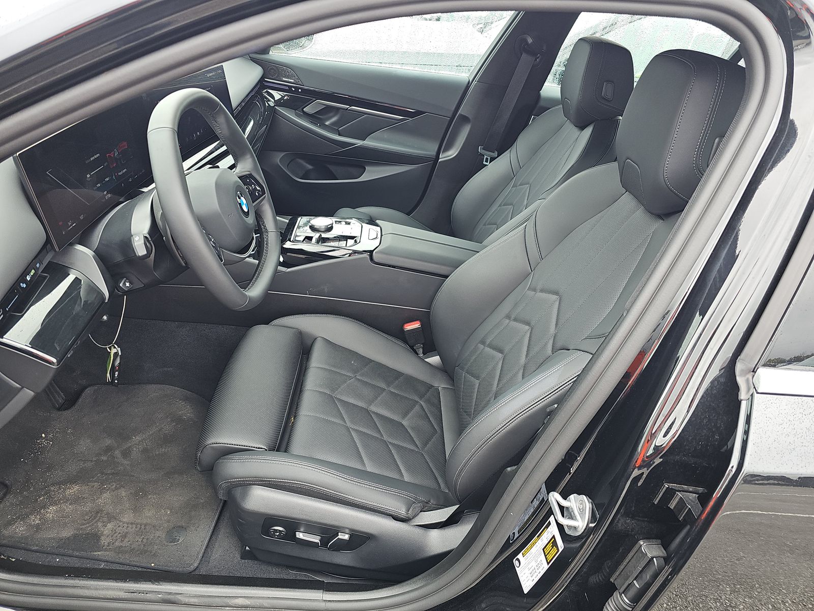 2025 BMW 5 Series 530i RWD