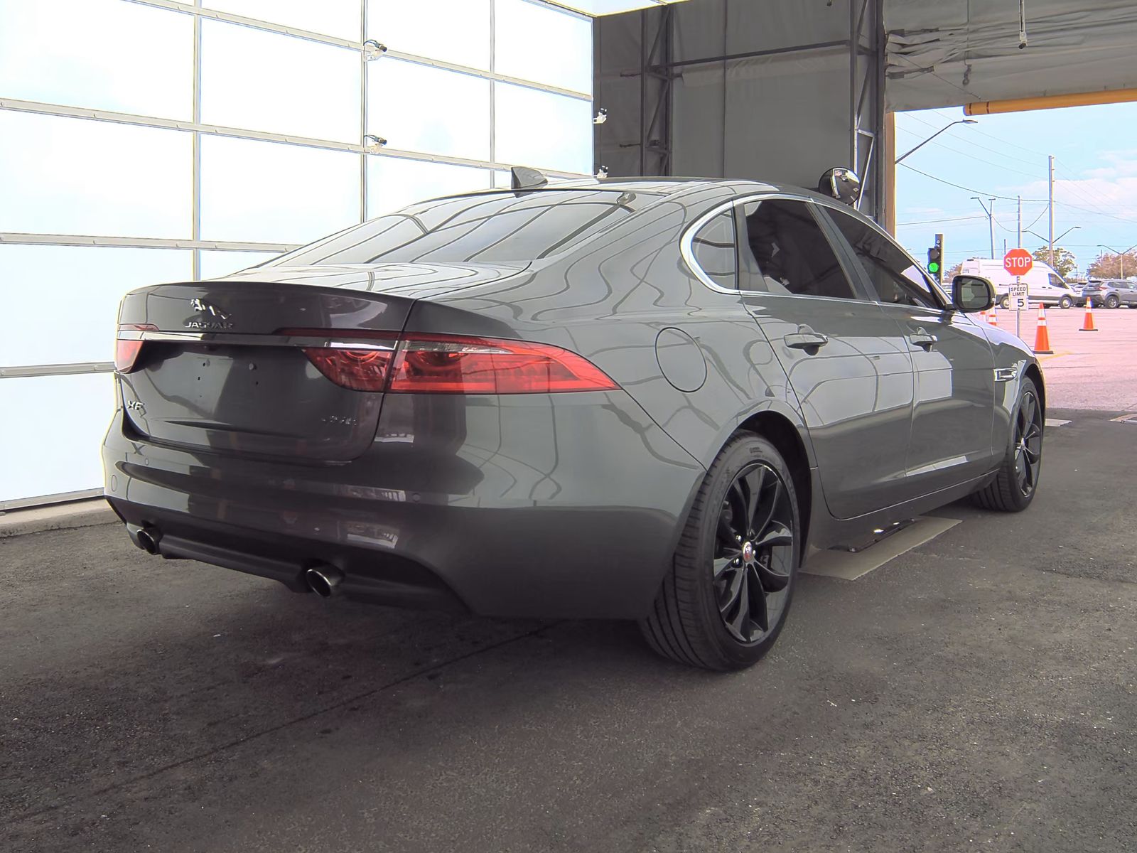 2018 Jaguar XF 25t Premium FWD