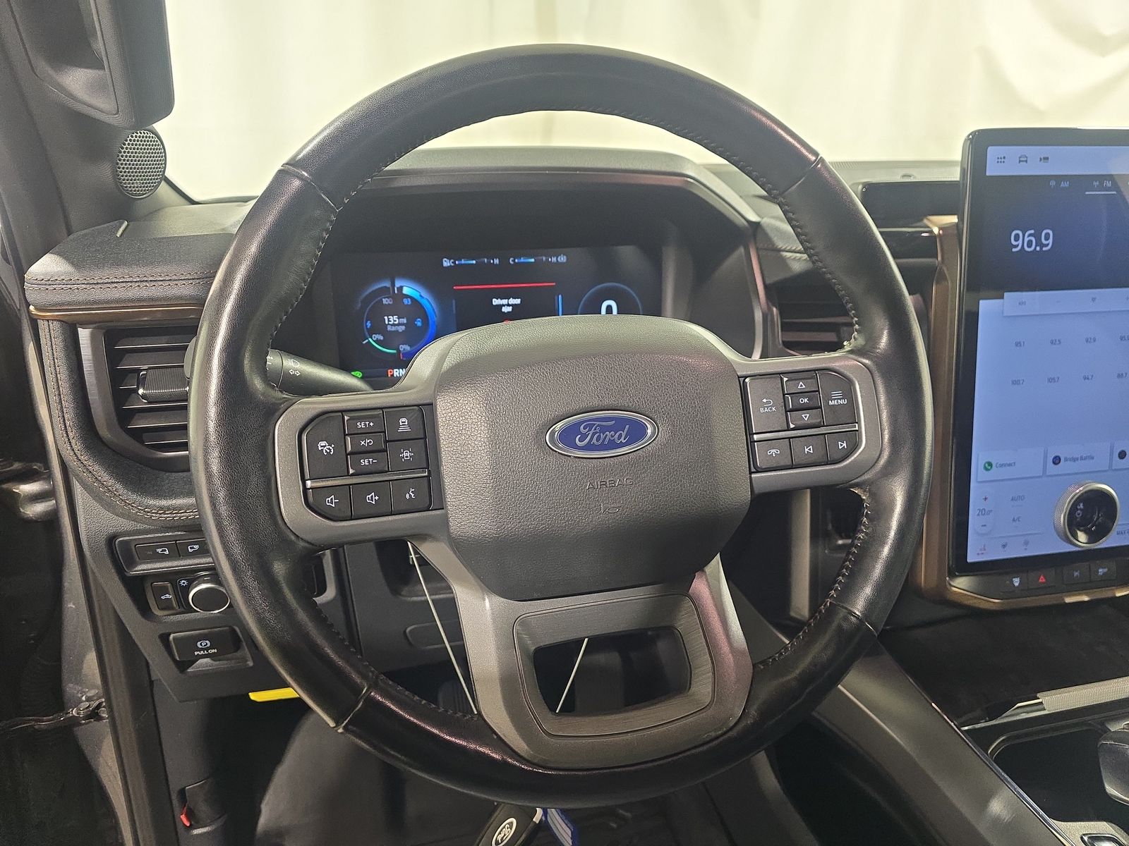 2022 Ford F-150 Lightning LARIAT AWD