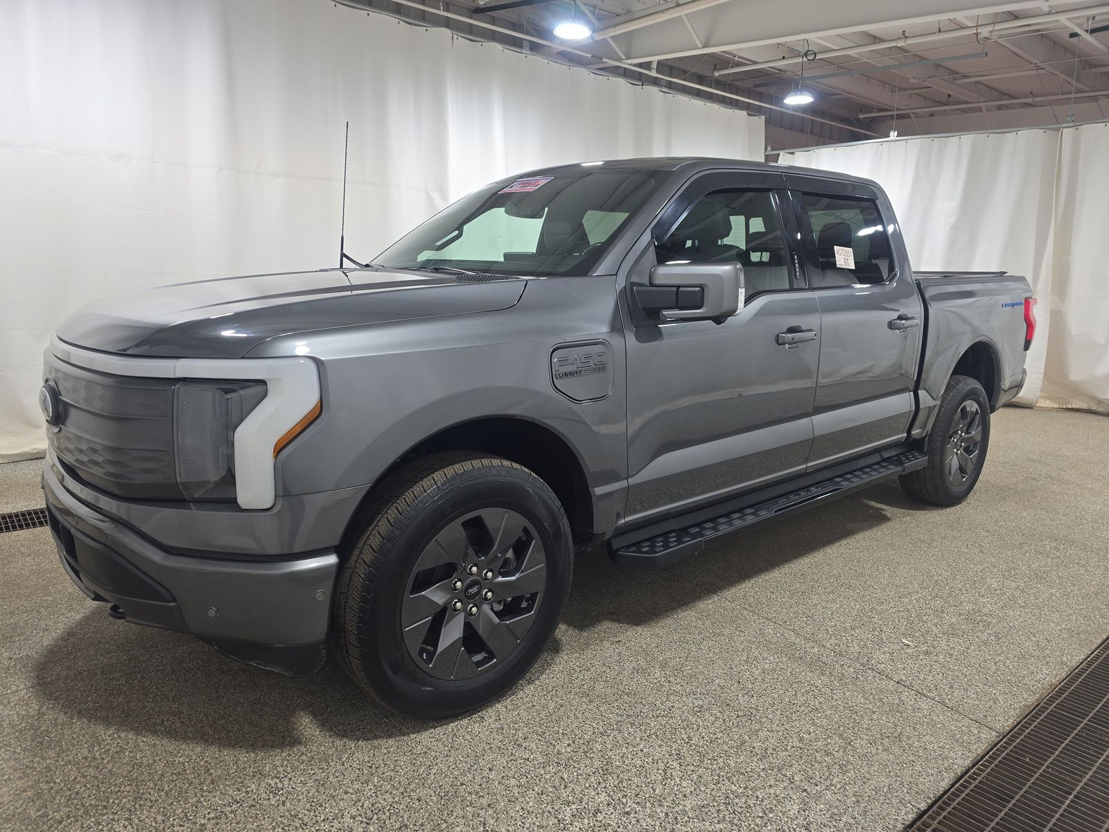 High-quality used cars Ford F-150 Lightning. Only Clean Title!