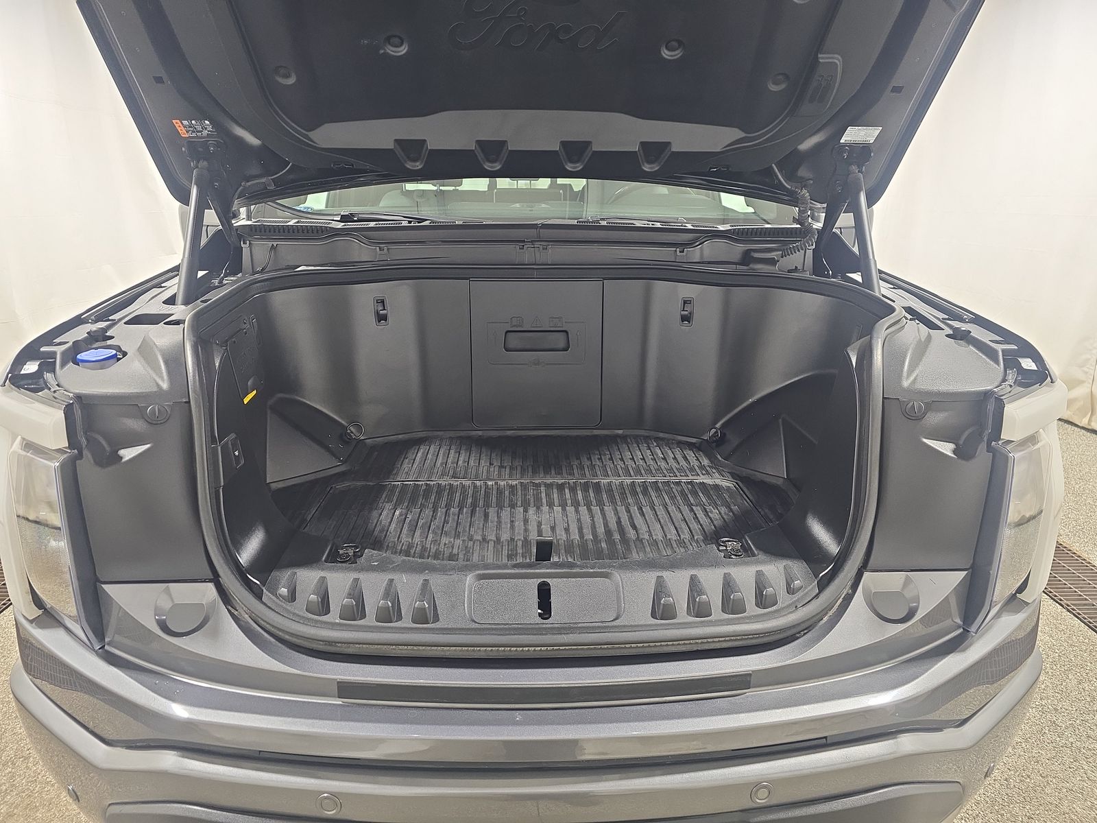 2022 Ford F-150 Lightning LARIAT AWD