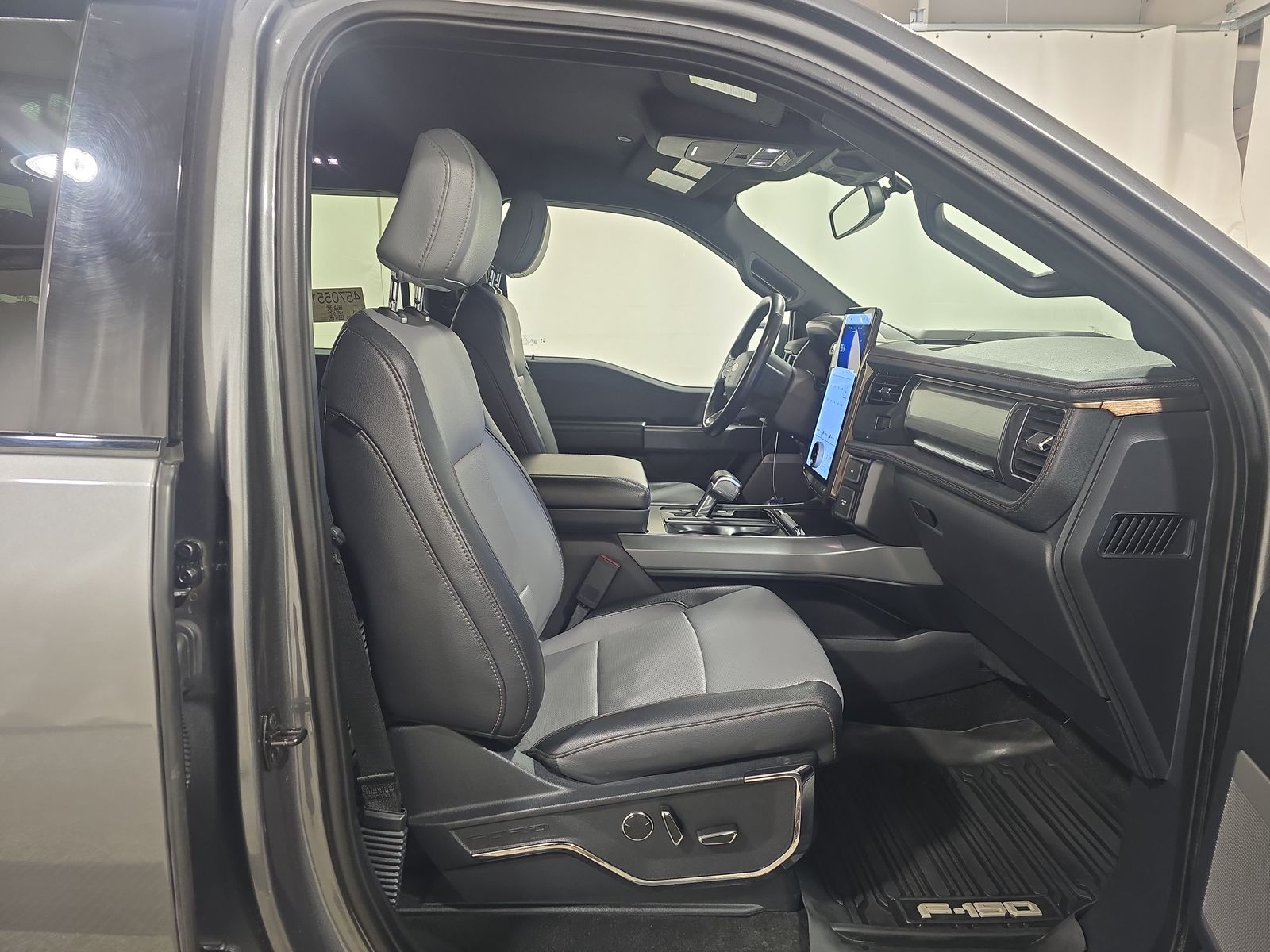 2022 Ford F-150 Lightning LARIAT AWD