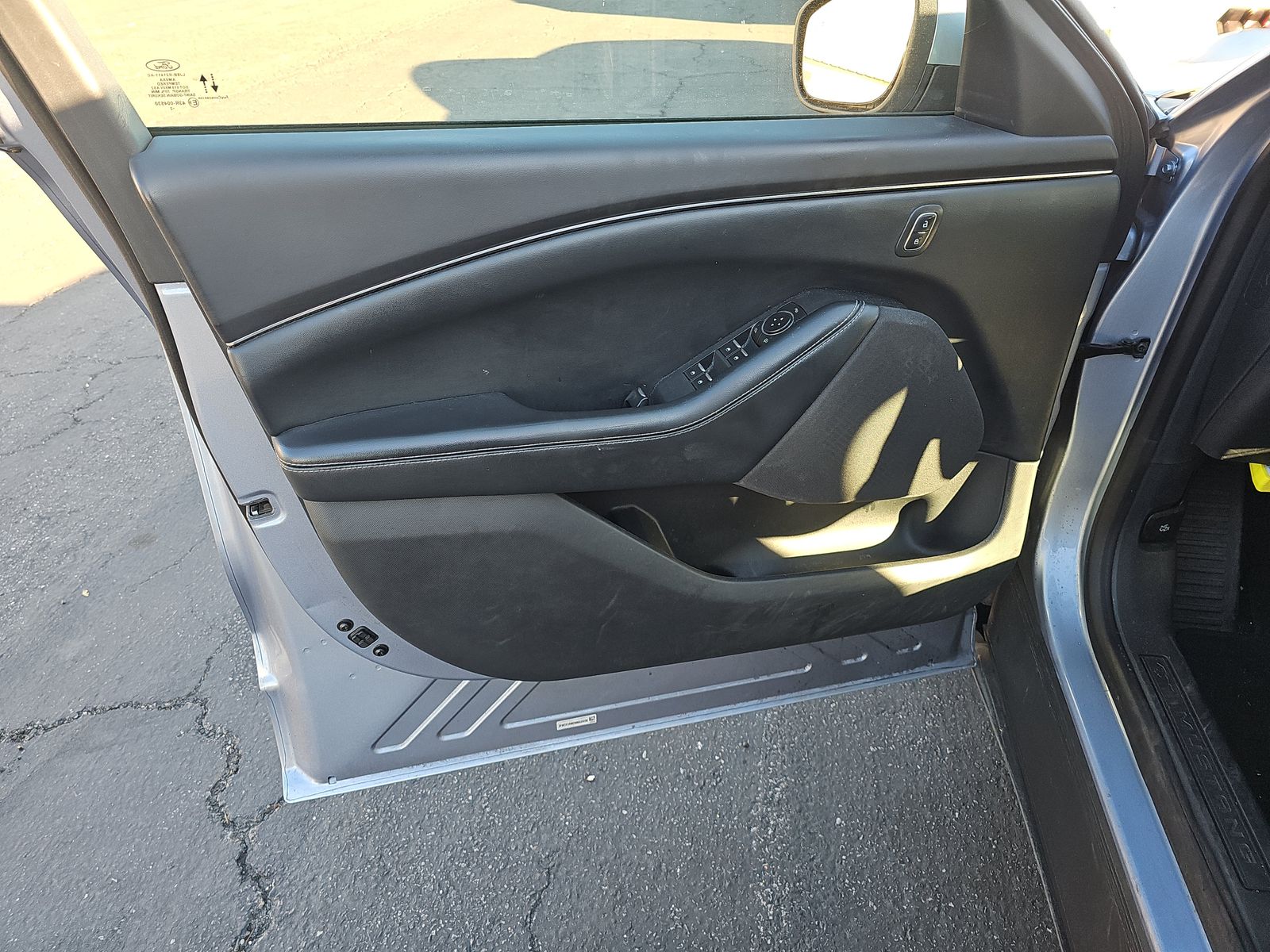 2022 Ford Mustang Mach-E Select RWD