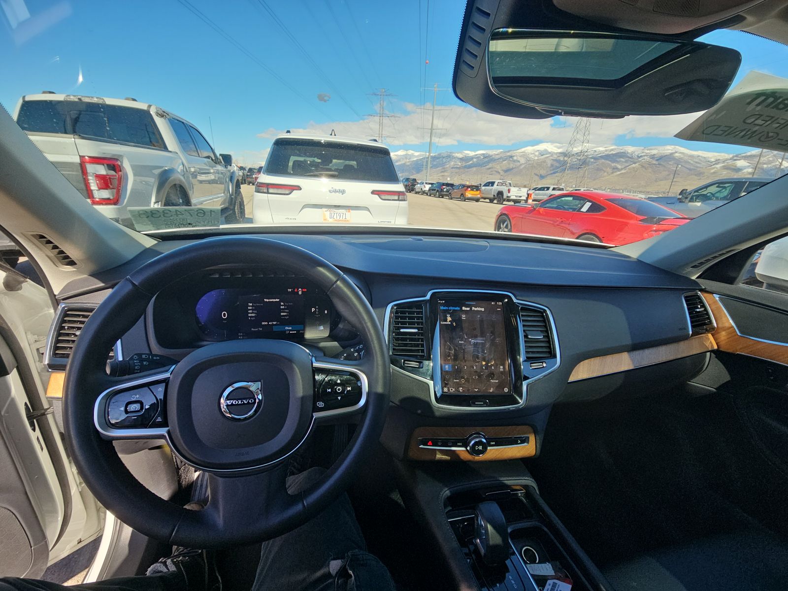 2023 Volvo XC90 B5 Plus AWD