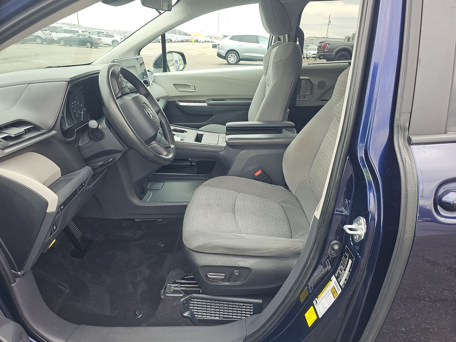 2022 Toyota Sienna LE AWD