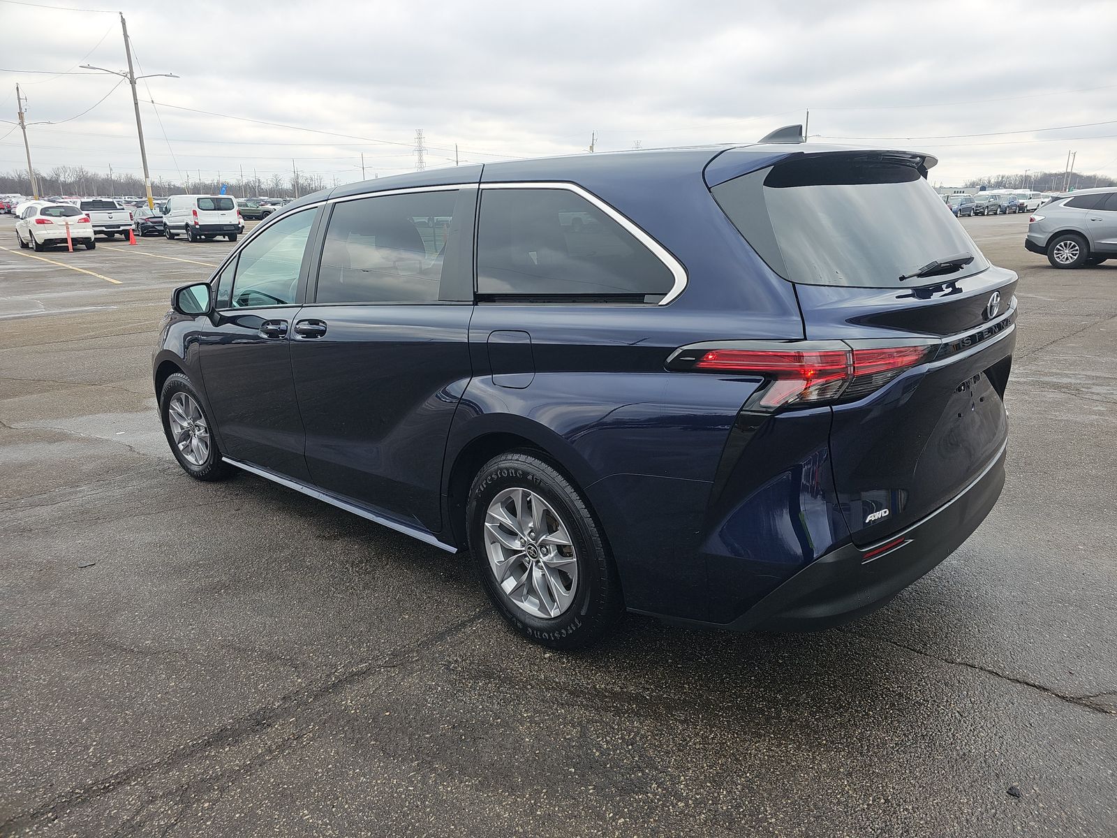 2022 Toyota Sienna LE AWD