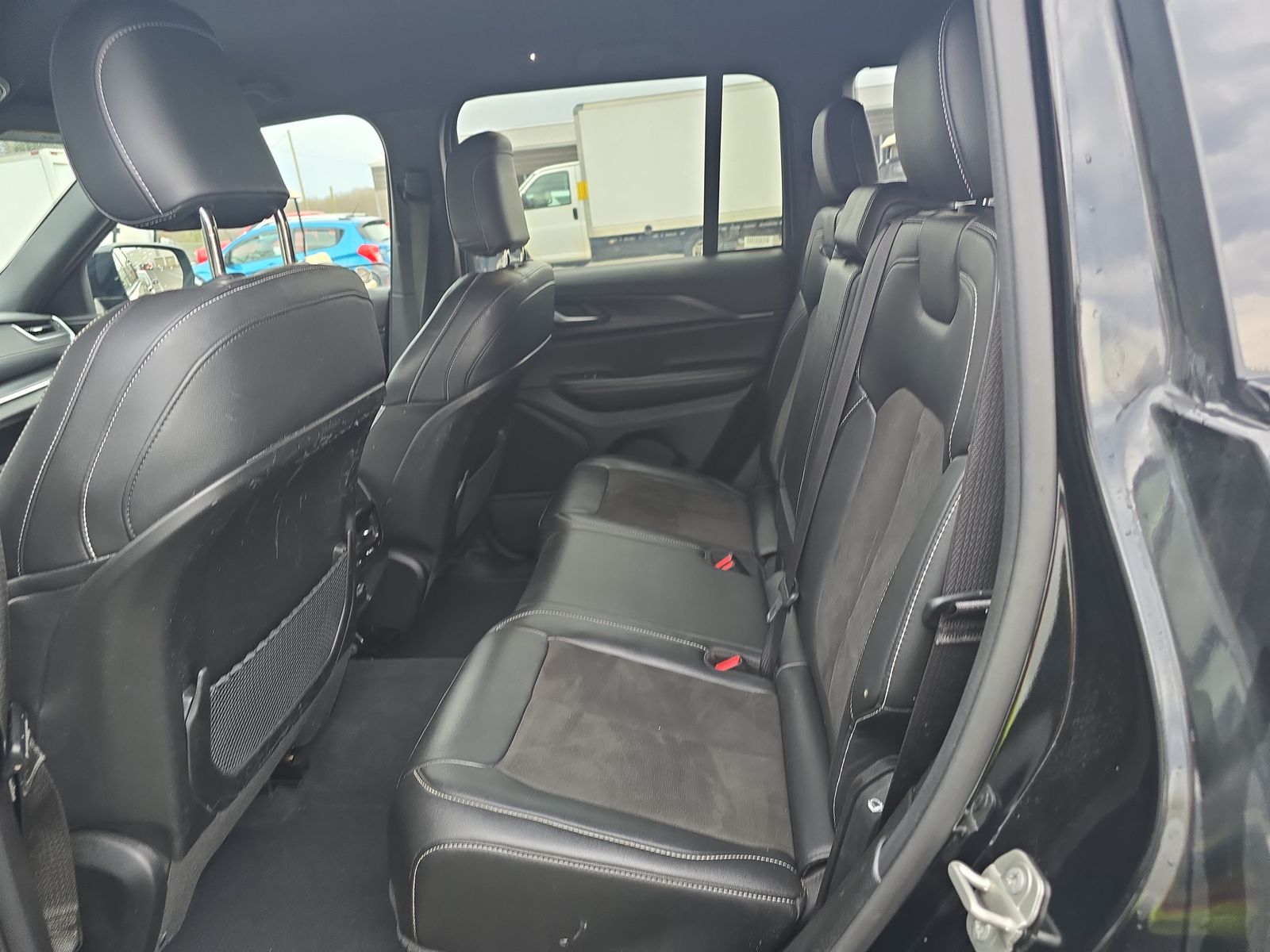 2023 Jeep Grand Cherokee Altitude RWD