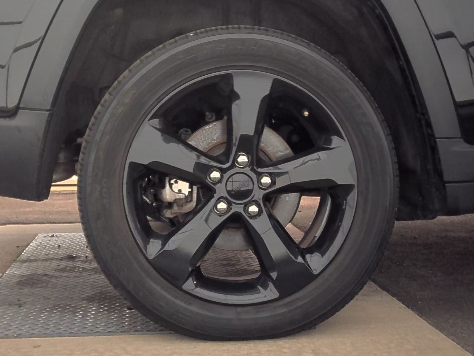 2023 Jeep Grand Cherokee Altitude RWD