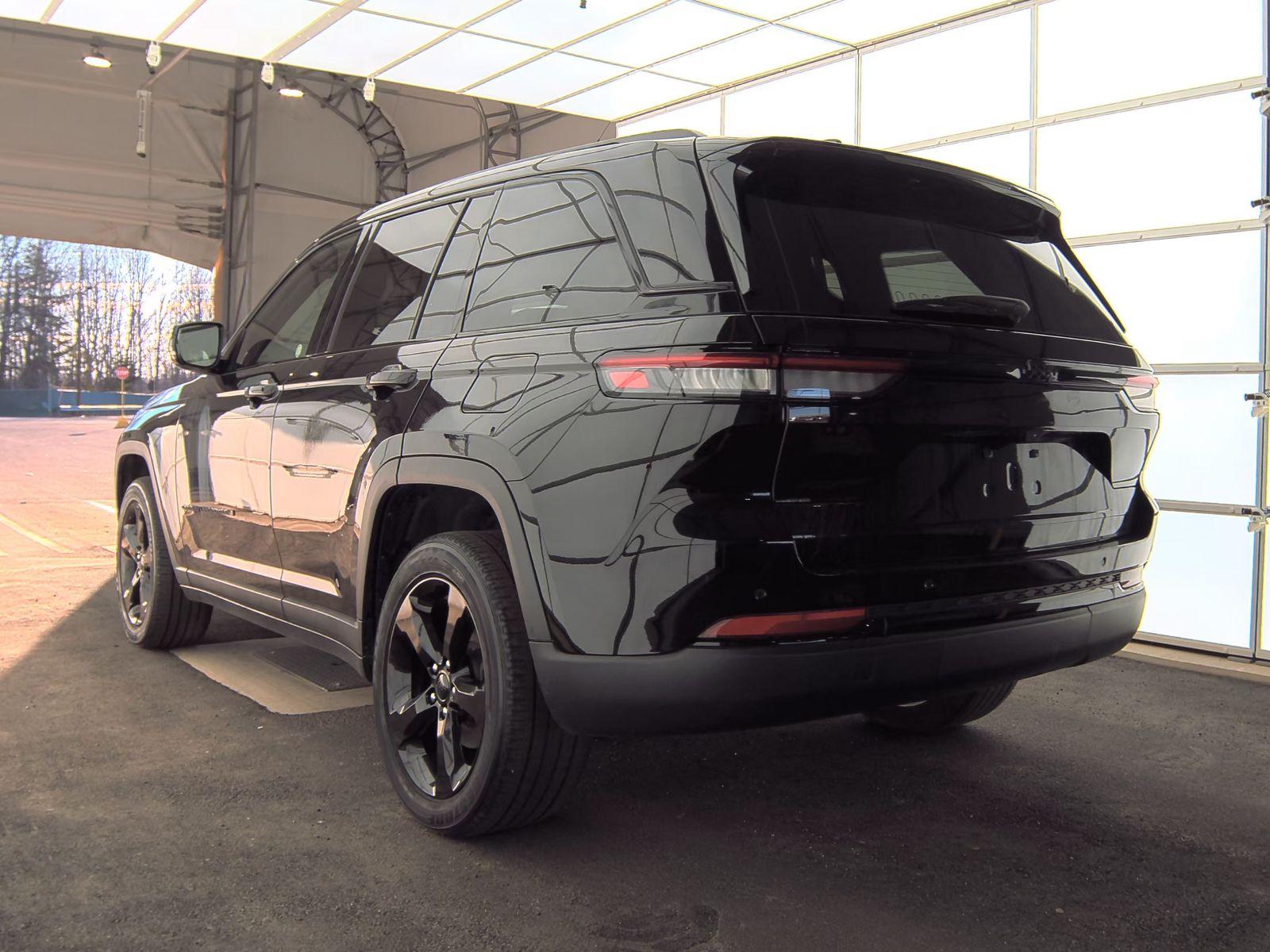 2023 Jeep Grand Cherokee Altitude RWD