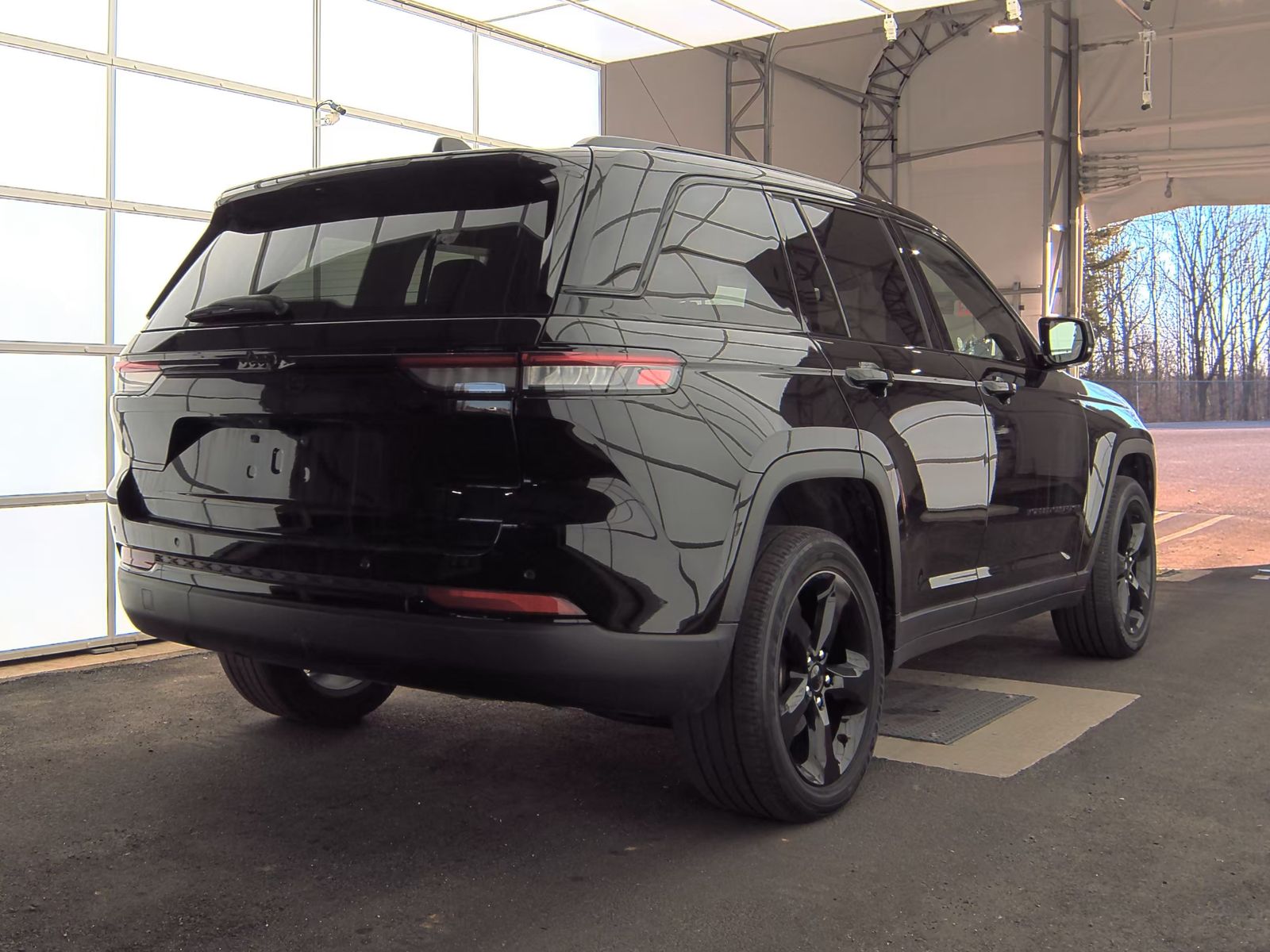 2023 Jeep Grand Cherokee Altitude RWD