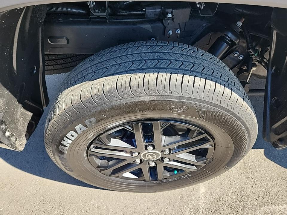 2024 Toyota Tundra SR5 AWD