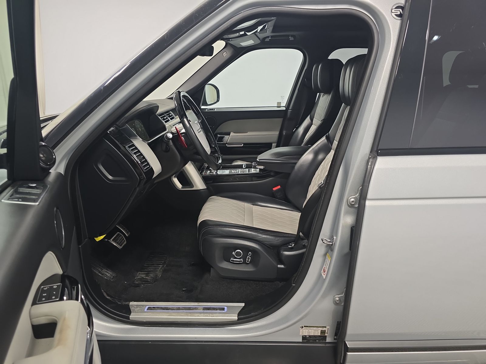 2017 Land Rover Range Rover SVAutobiography Dynamic AWD