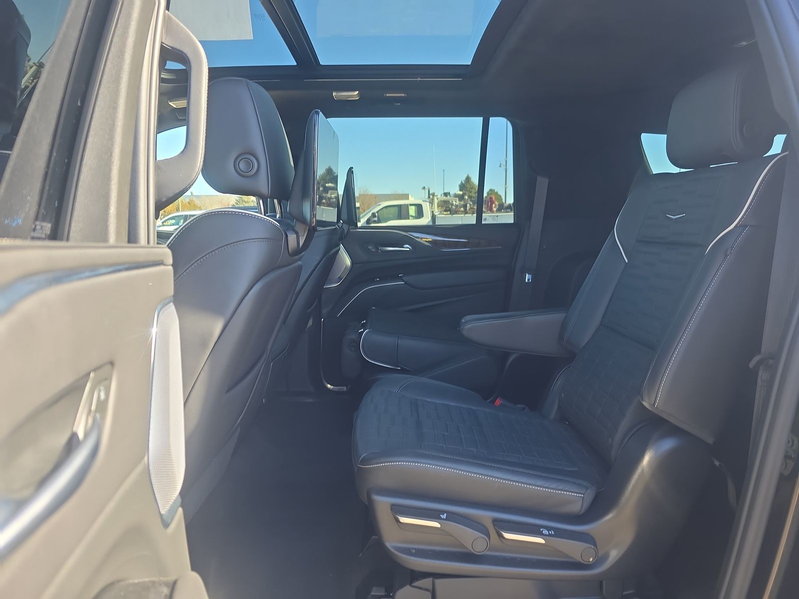 2024 Cadillac Escalade ESV Premium Luxury Platinum AWD