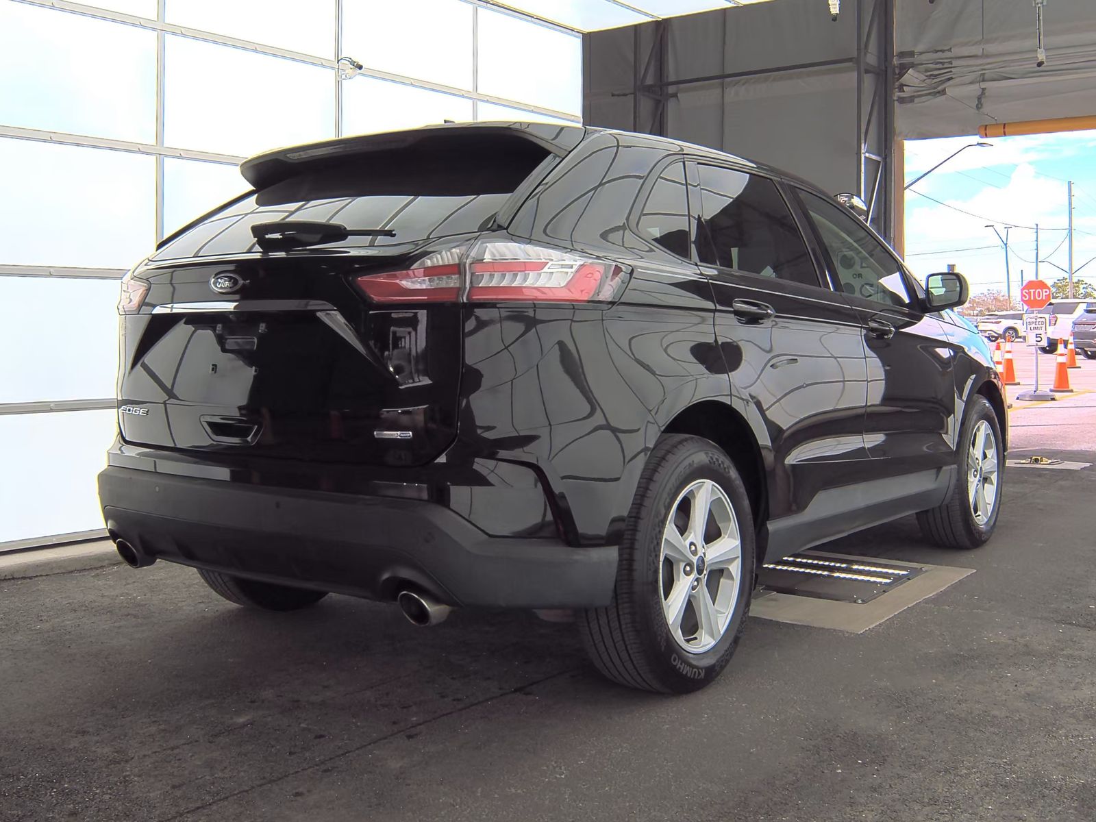 2020 Ford Edge SE AWD